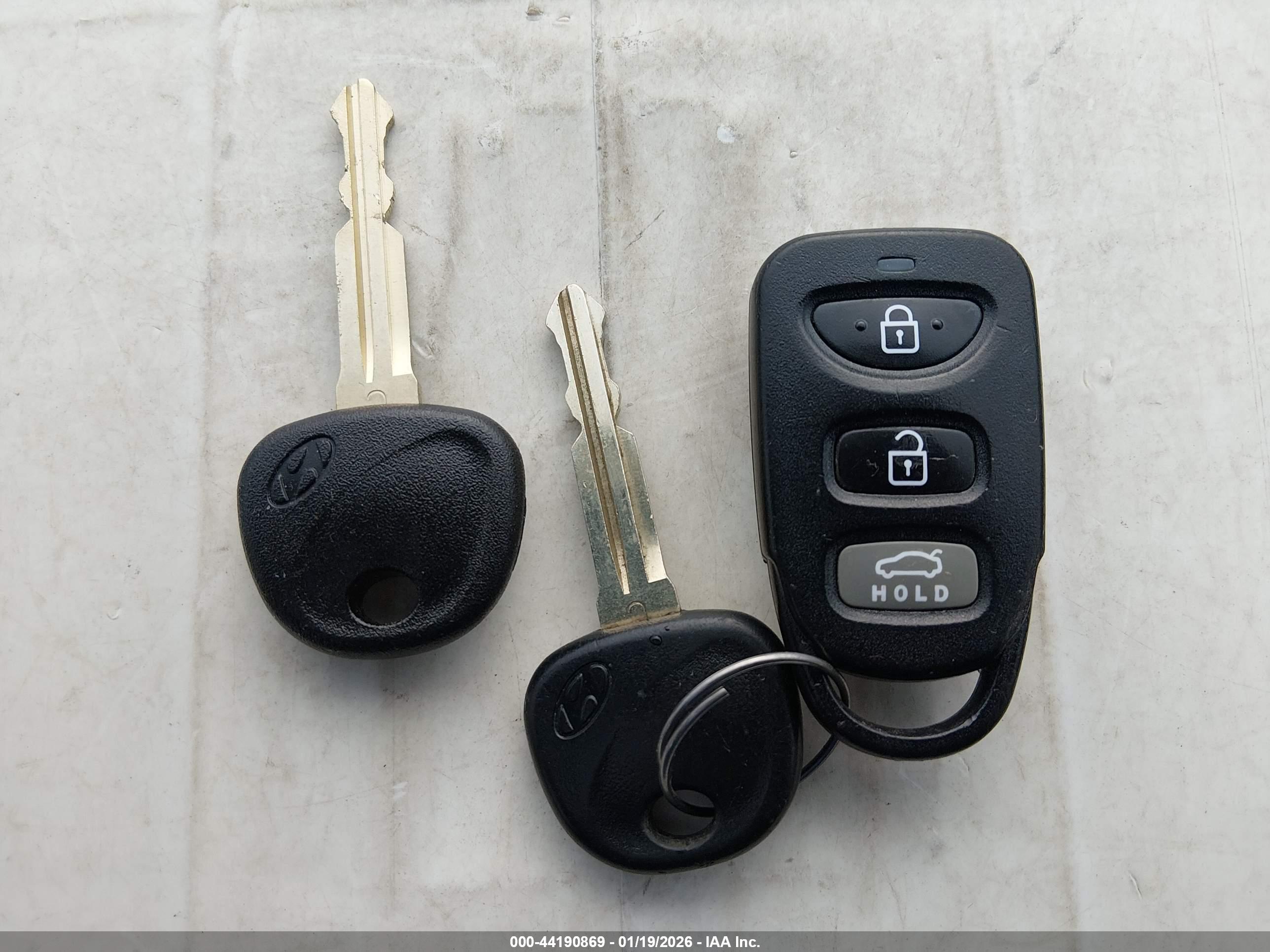 HYUNDAI ELANTRA image 11