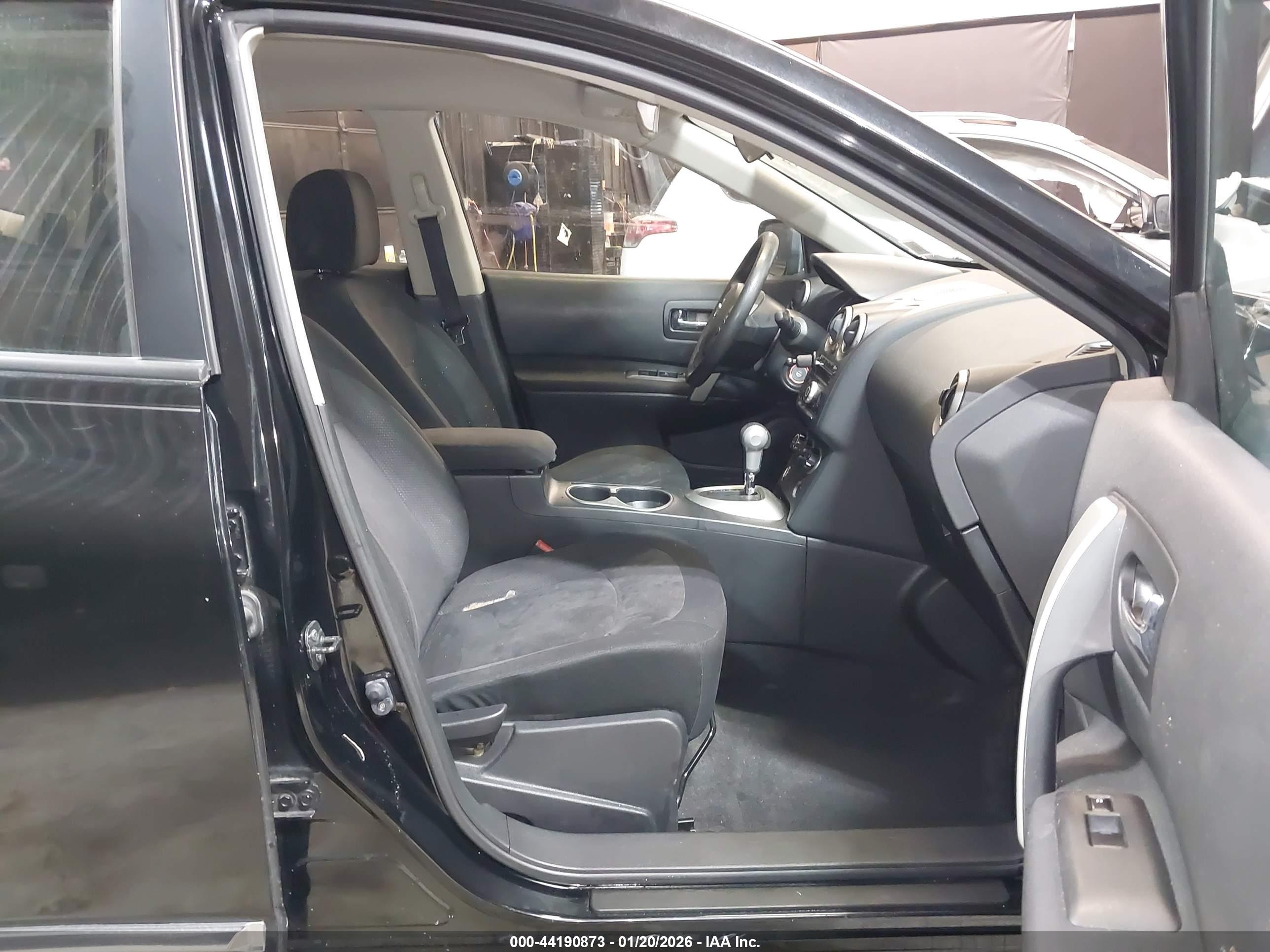 NISSAN ROGUE image 5
