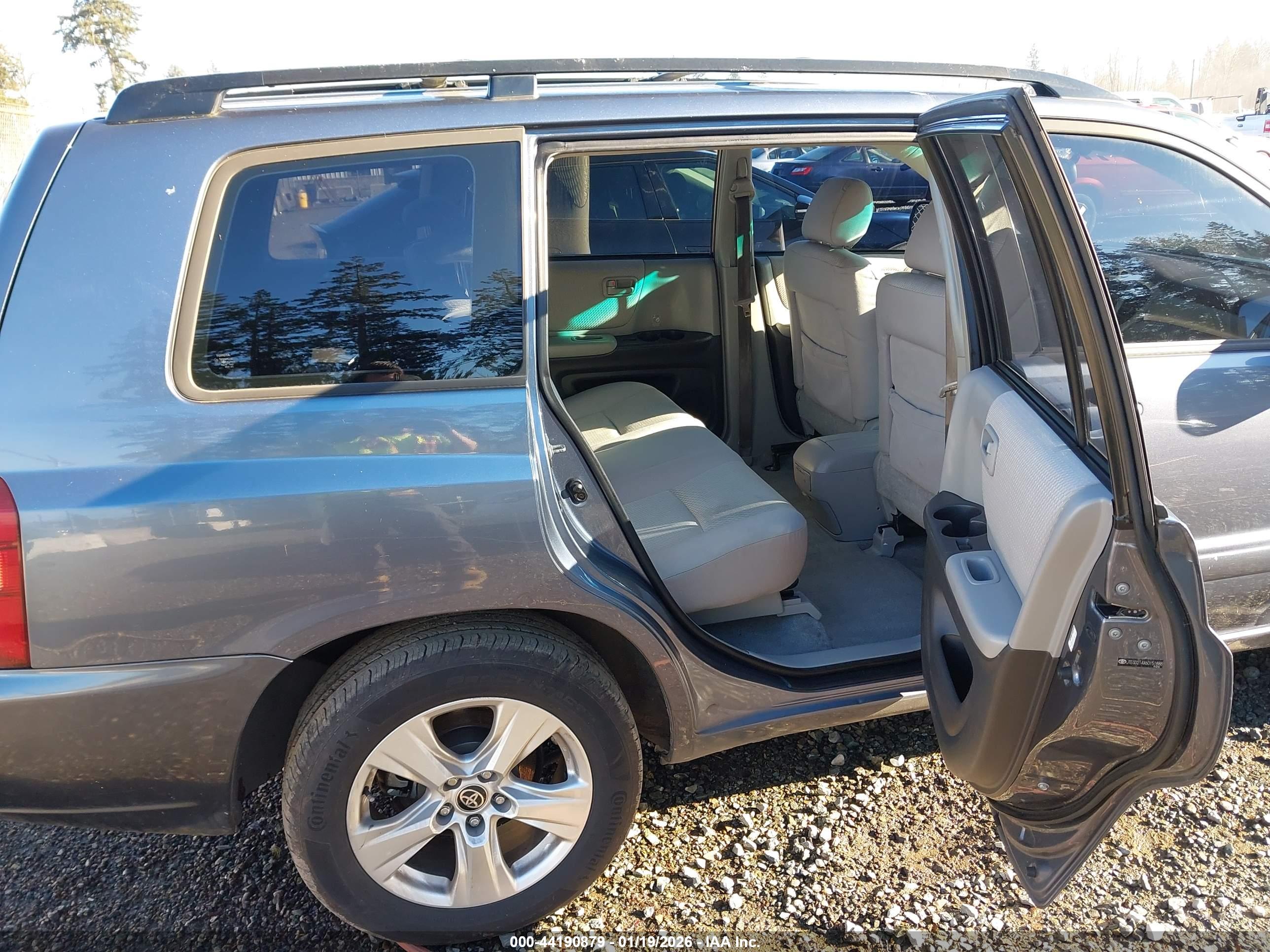 TOYOTA HIGHLANDER image 8