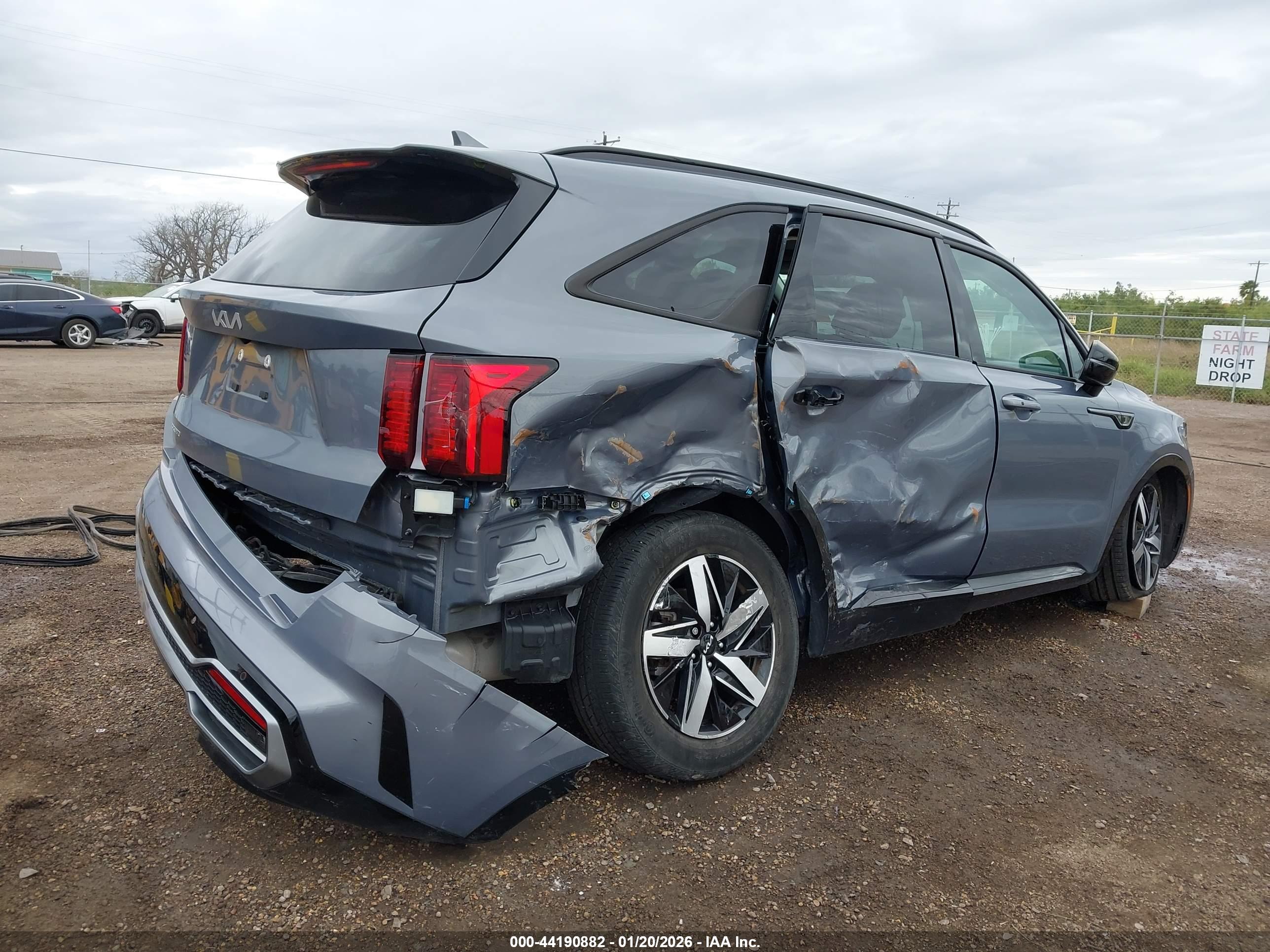 KIA SORENTO image 4