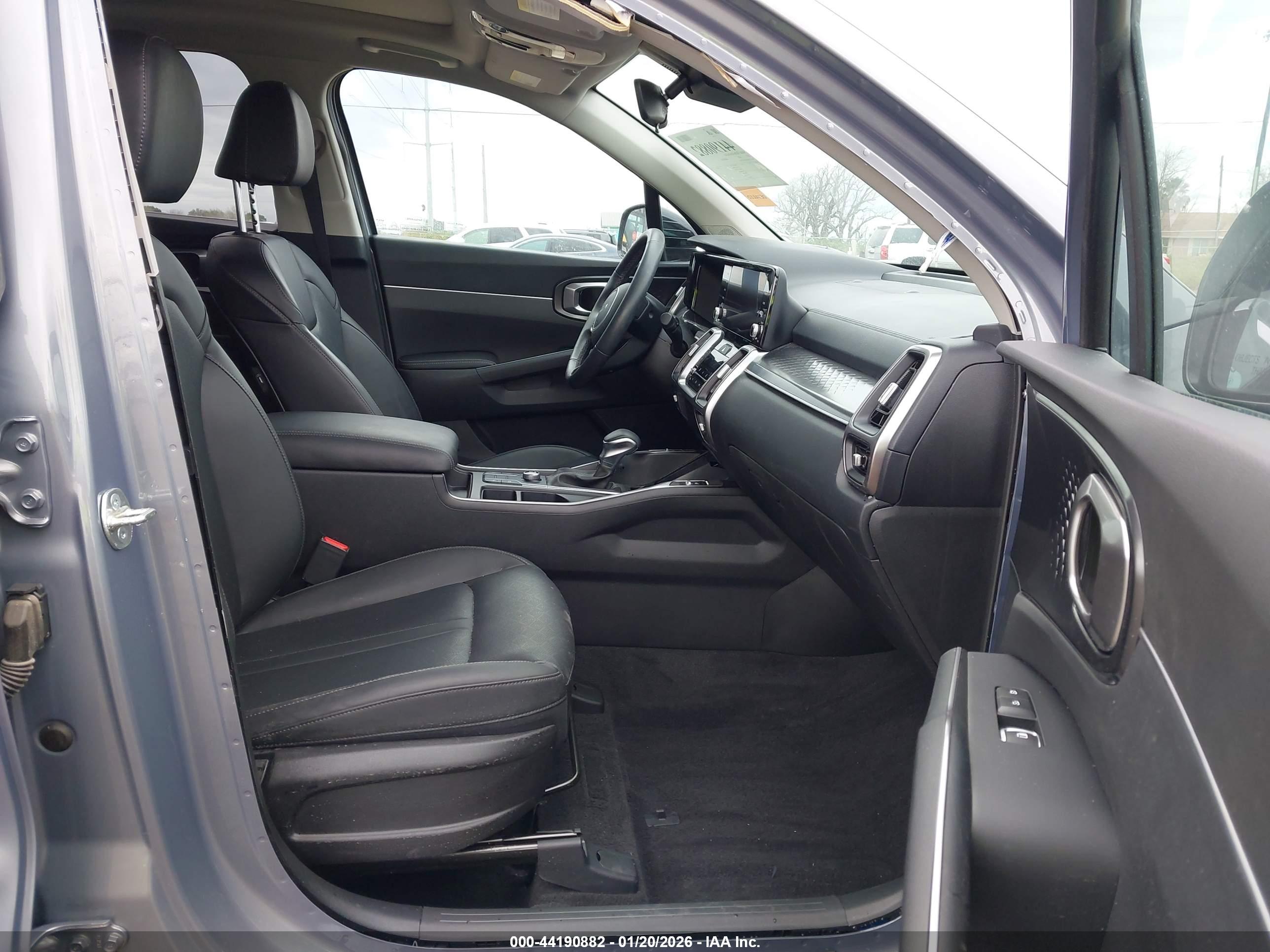 KIA SORENTO image 5