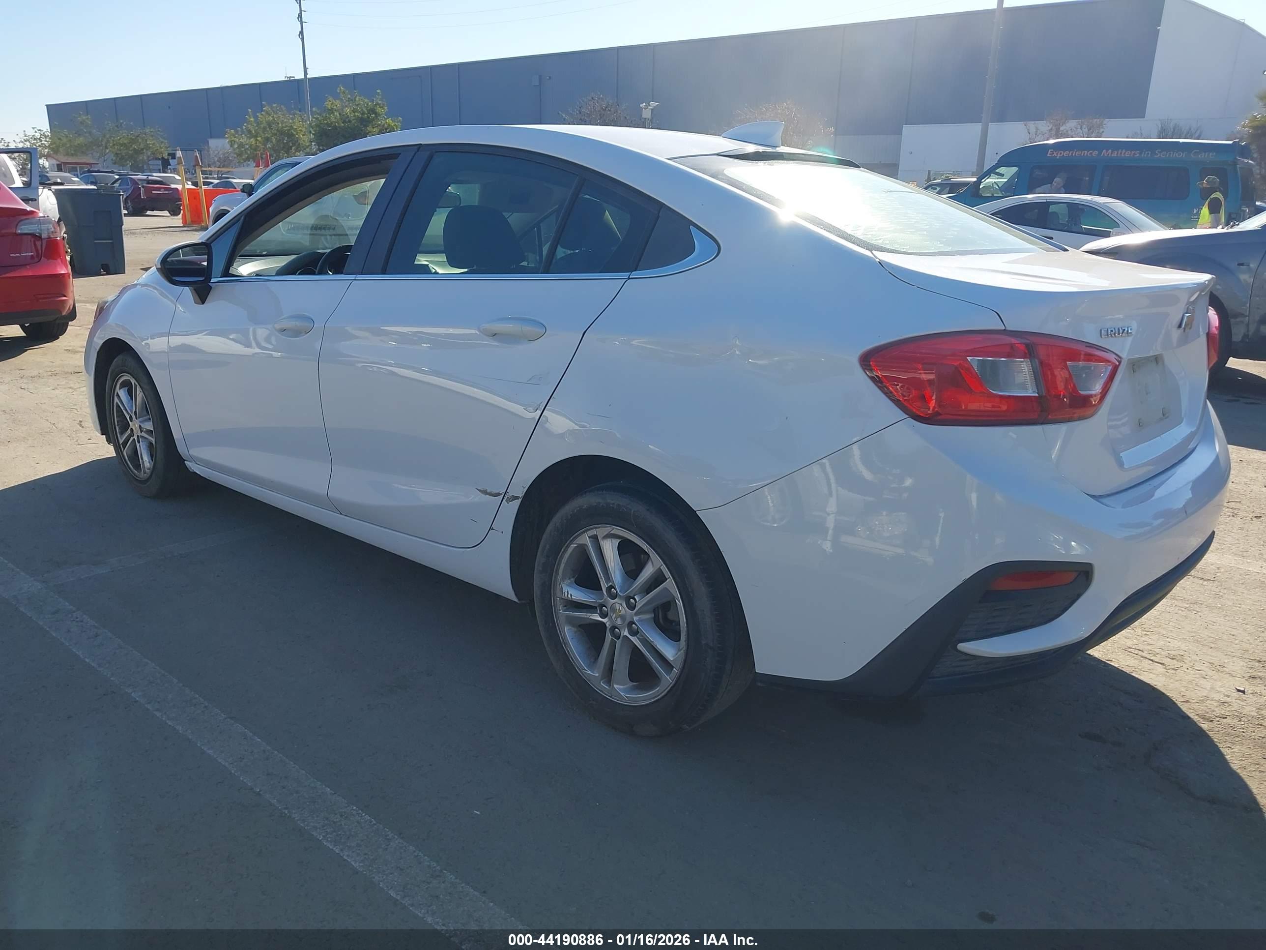 CHEVROLET CRUZE image 3