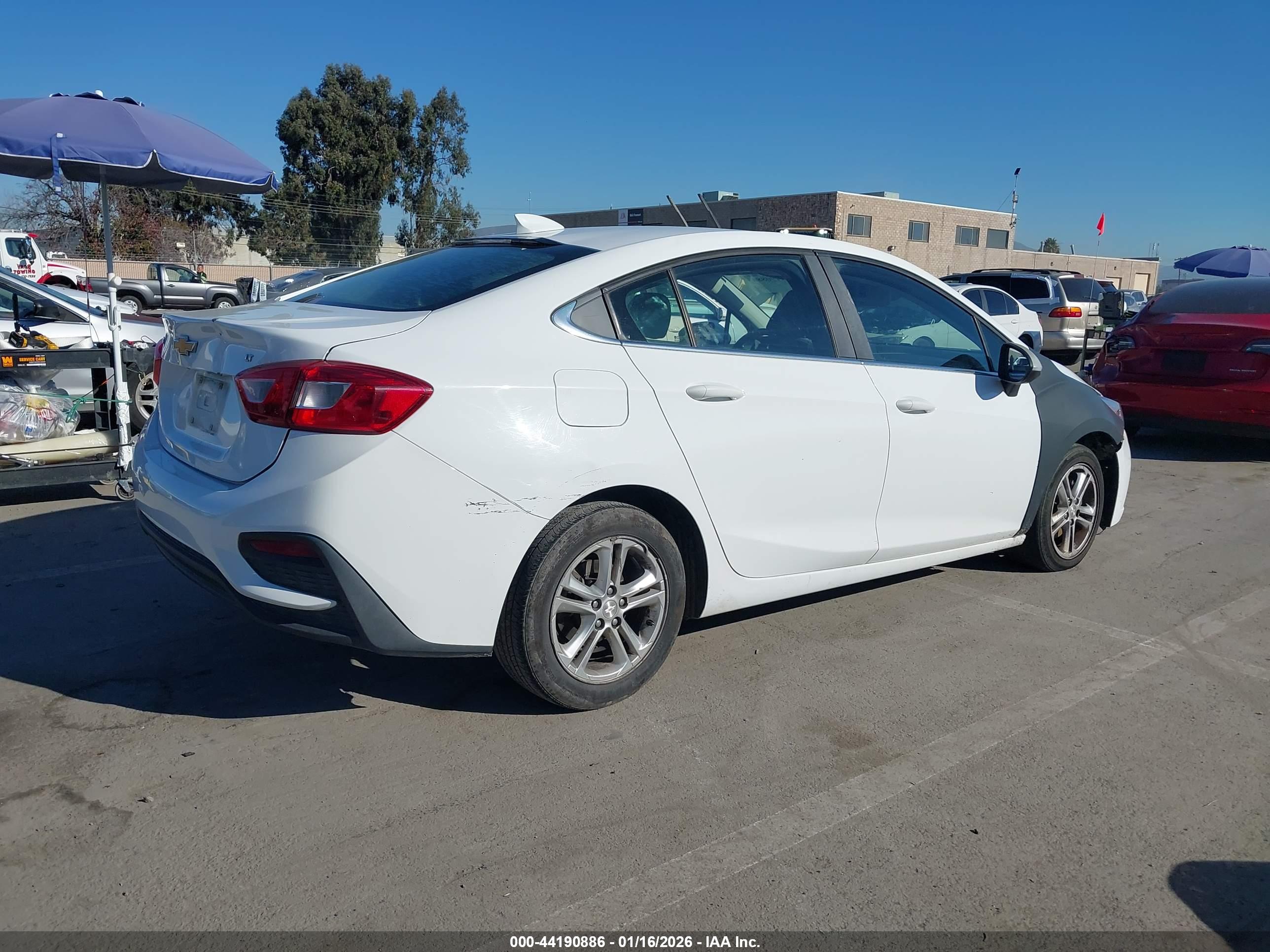 CHEVROLET CRUZE image 4