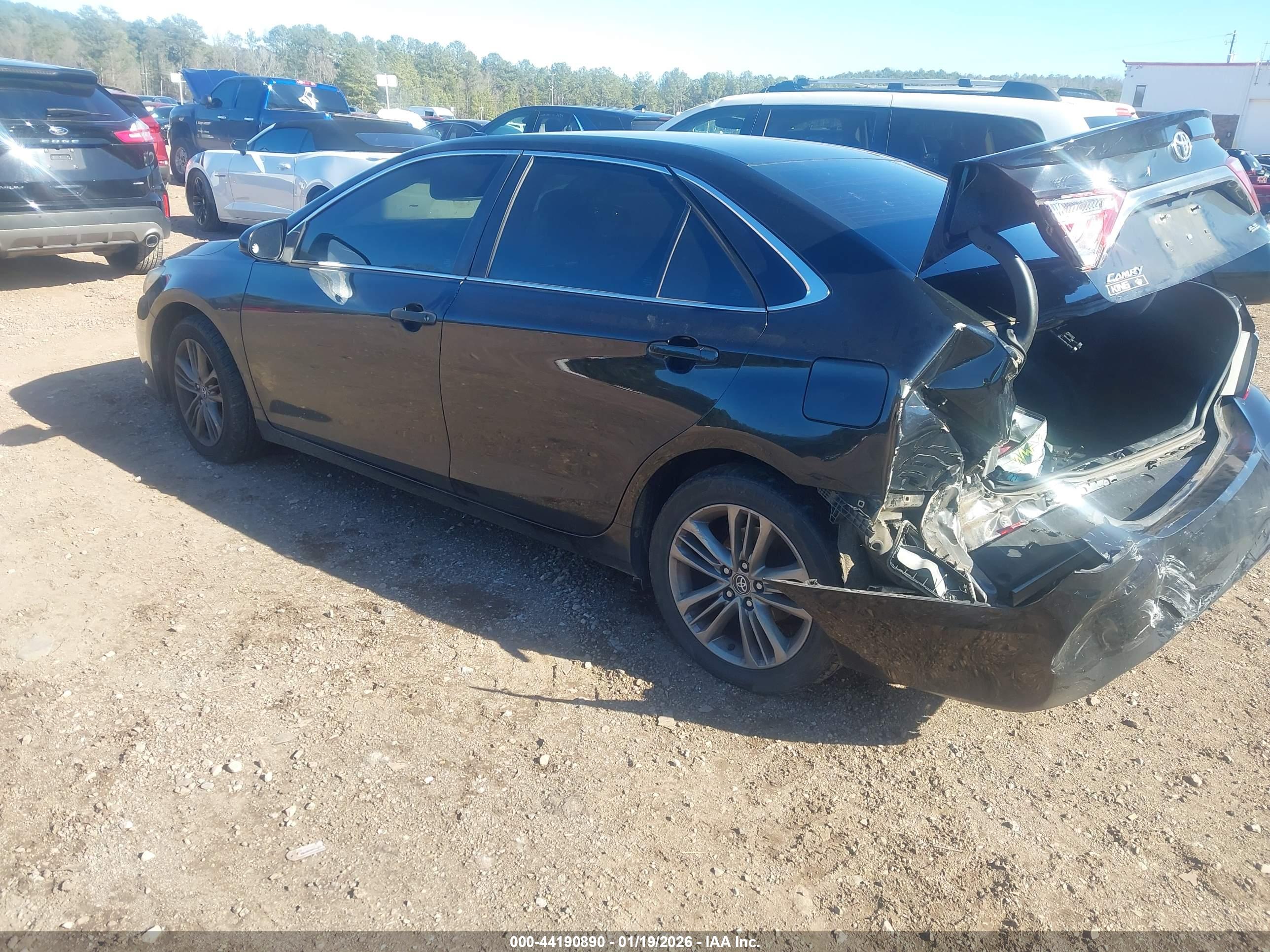 TOYOTA CAMRY image 3