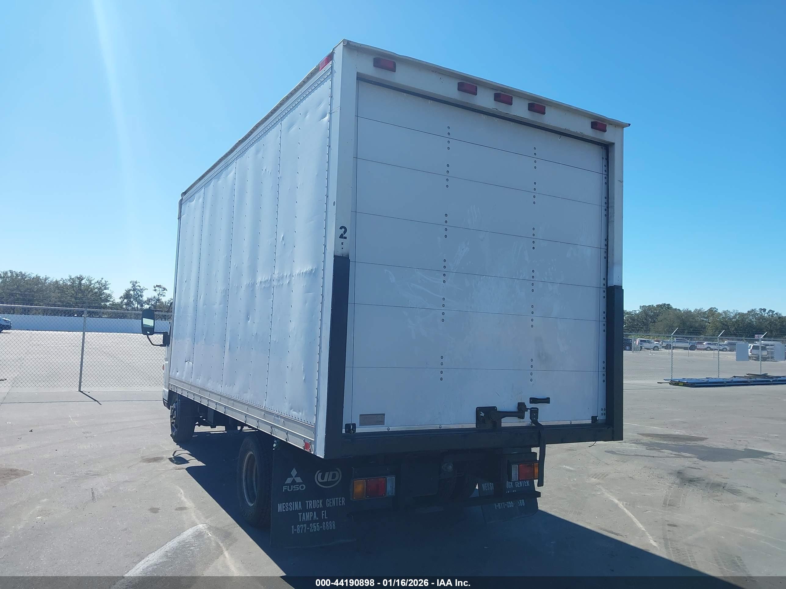 MITSUBISHI FUSO image 3
