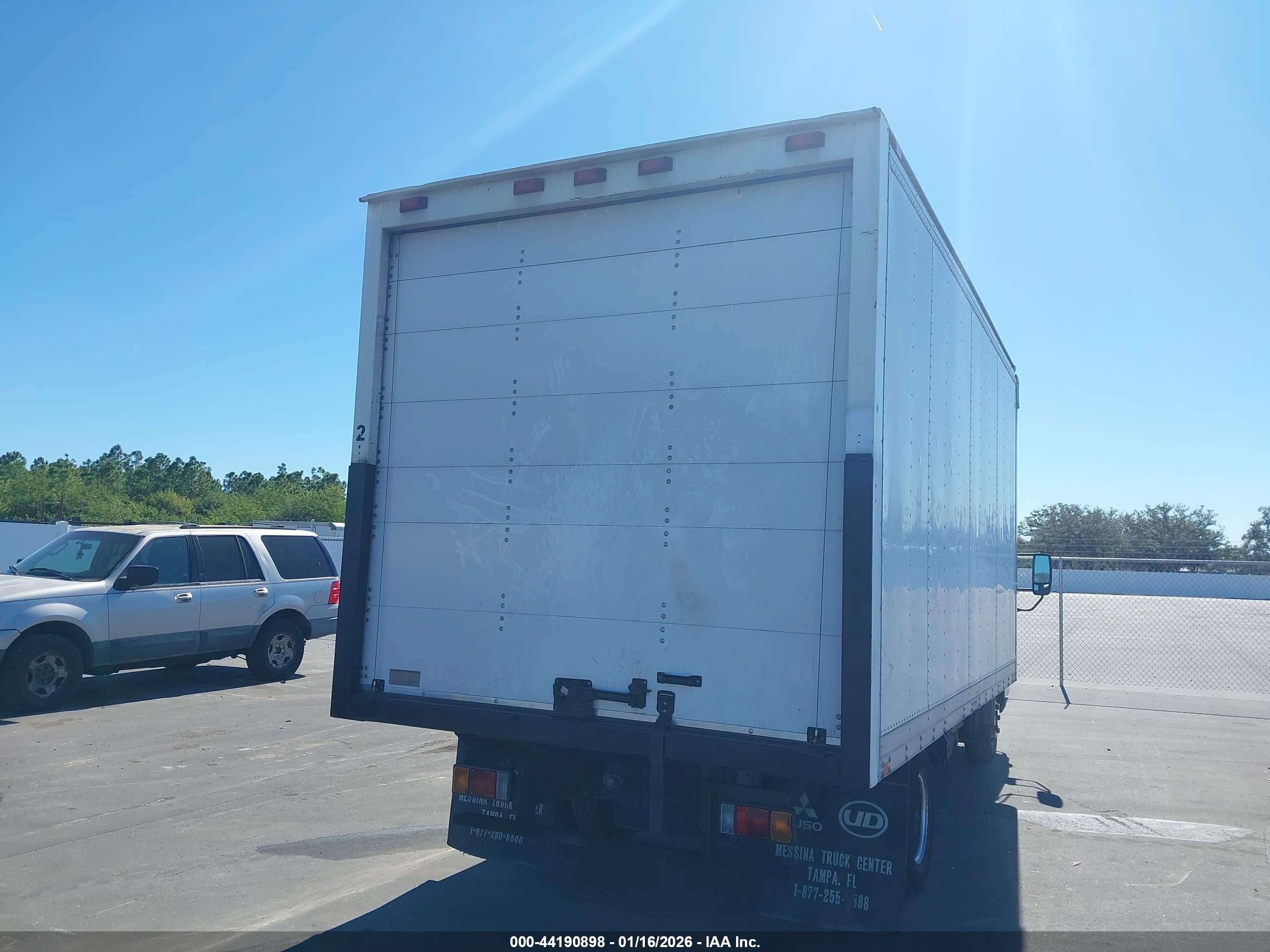 MITSUBISHI FUSO image 4