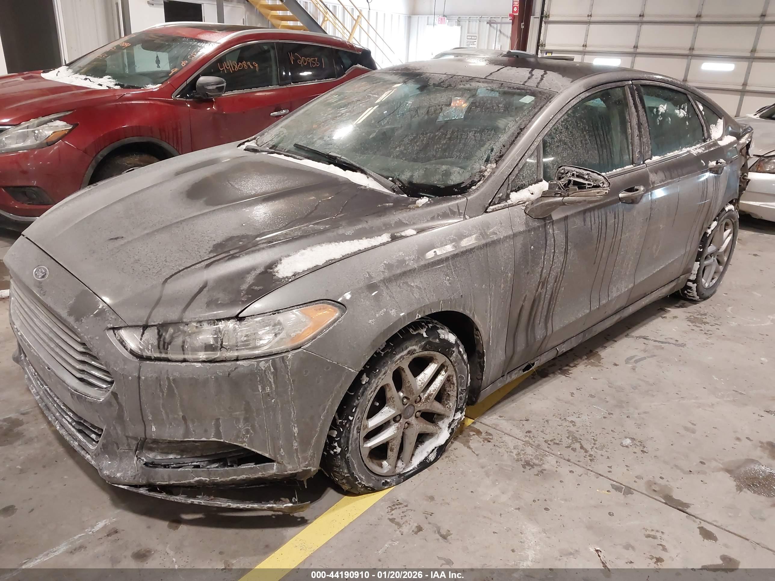 FORD FUSION image 2