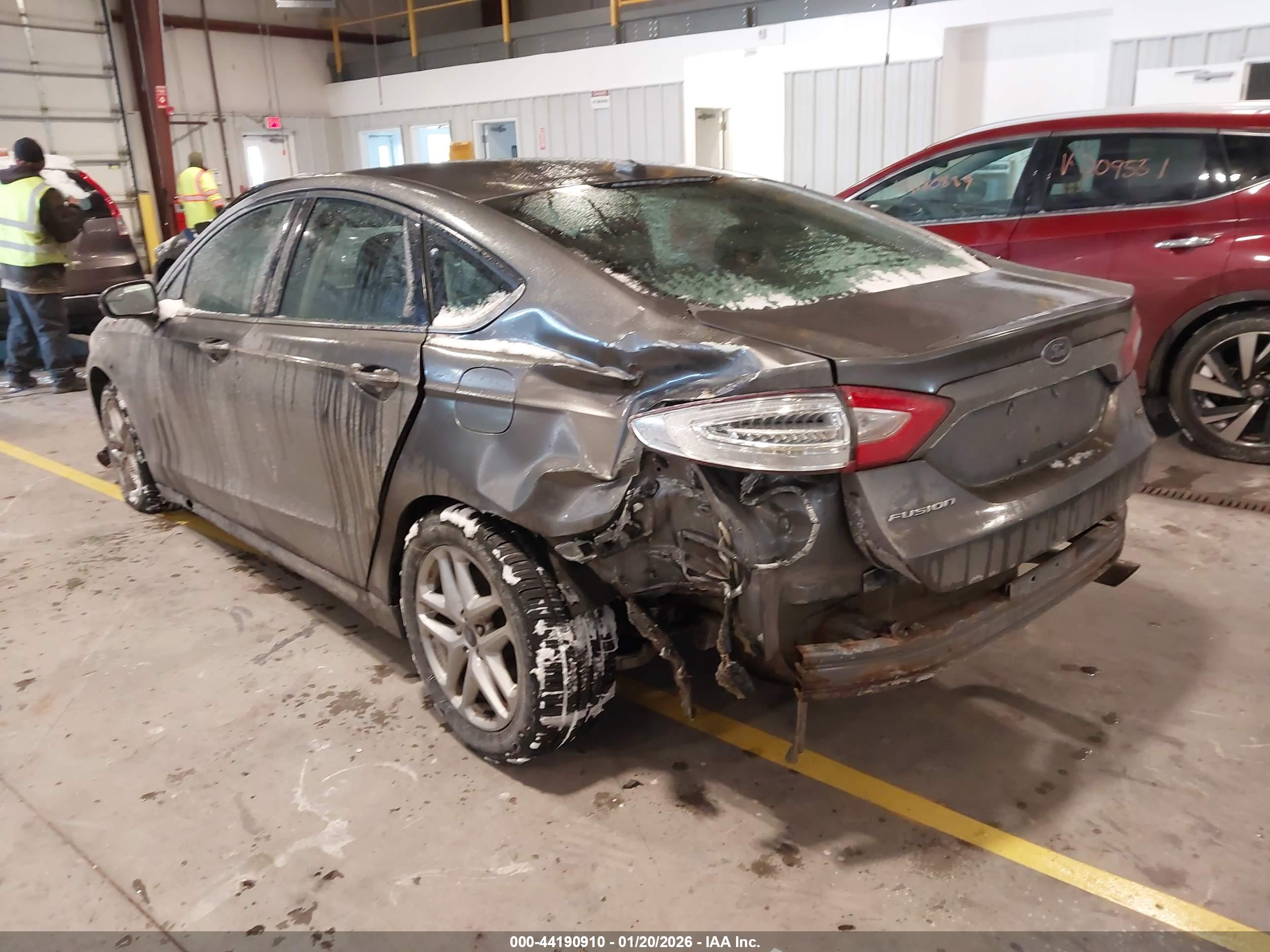 FORD FUSION image 3