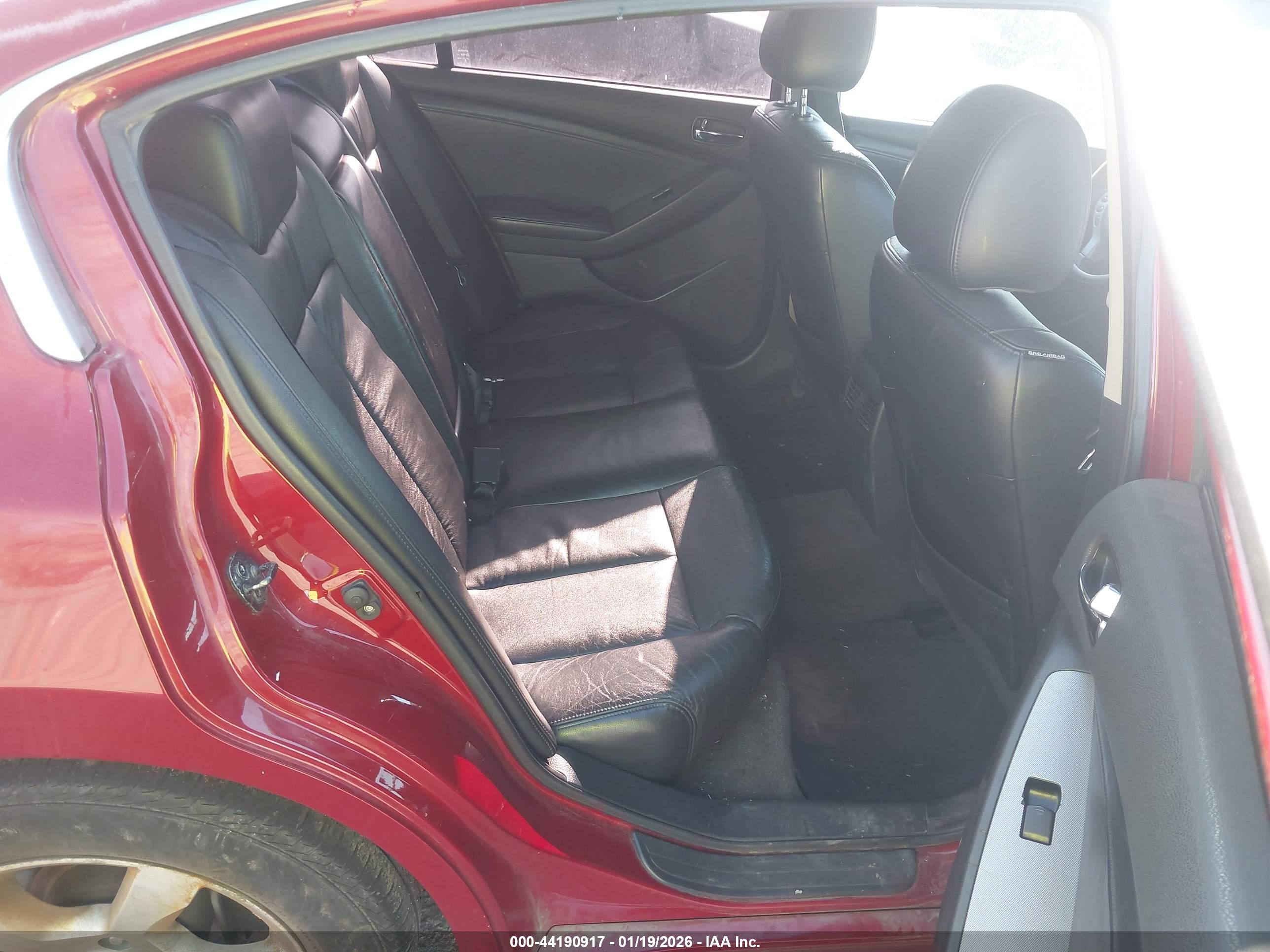 NISSAN ALTIMA image 8