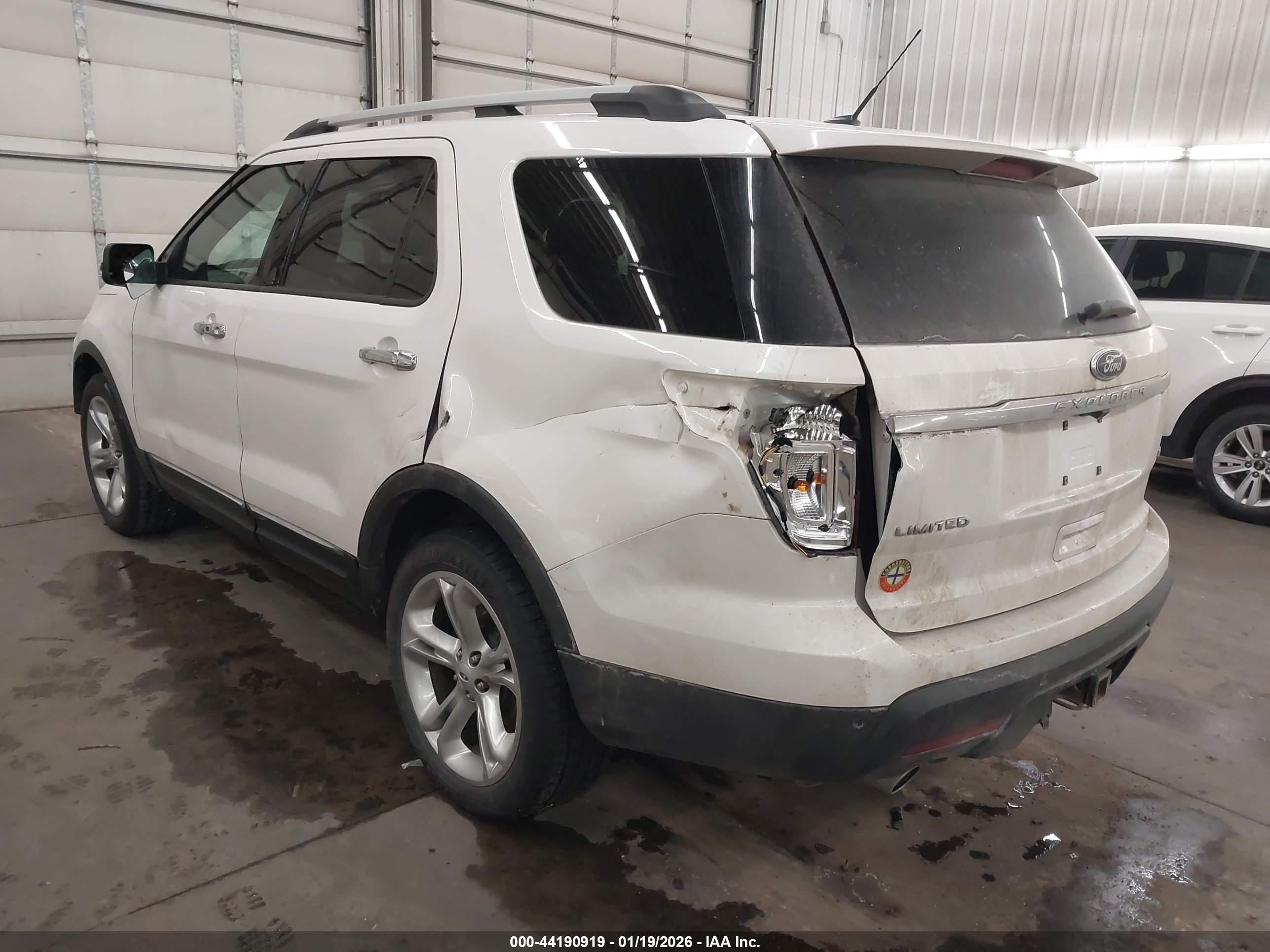FORD EXPLORER image 3