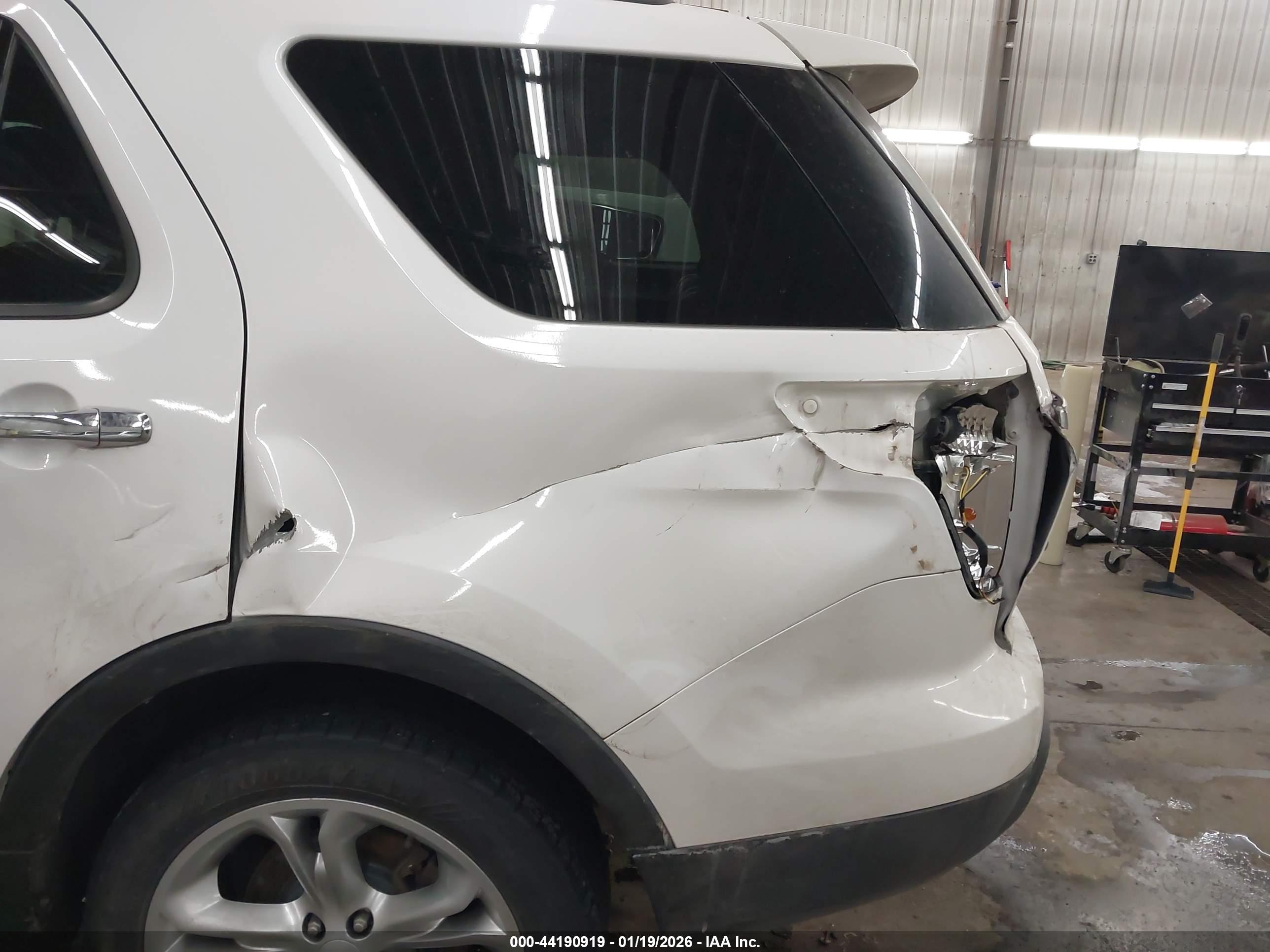 FORD EXPLORER image 6