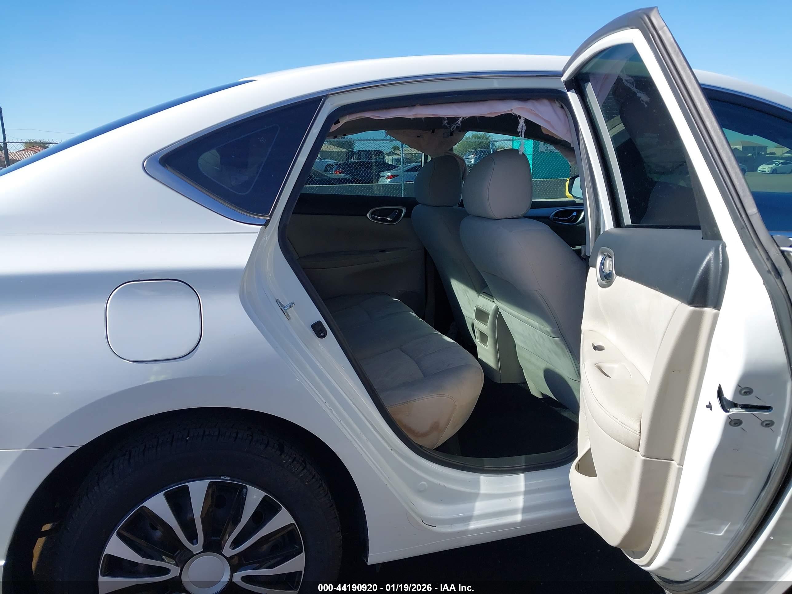 NISSAN SENTRA image 8