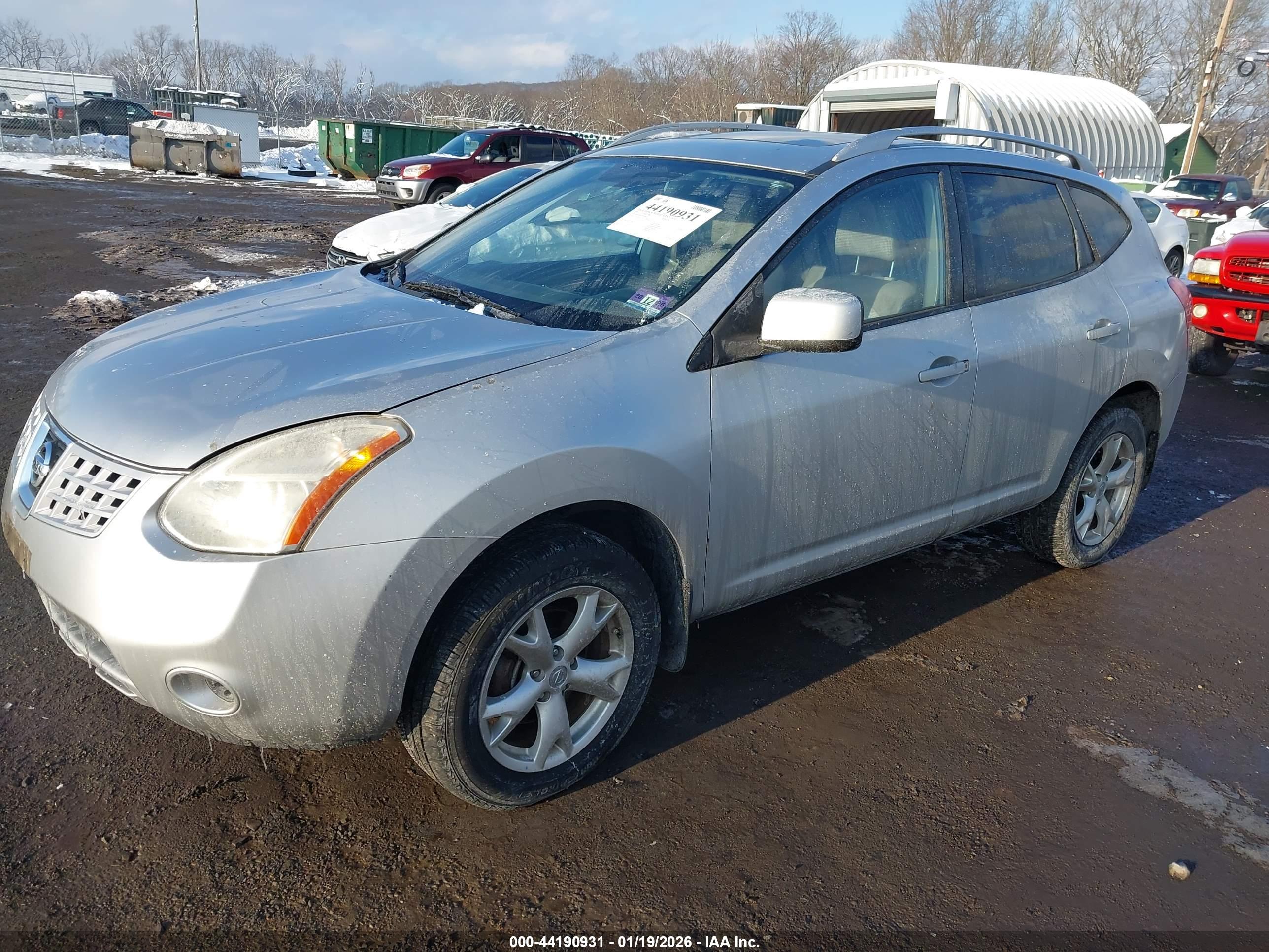 NISSAN ROGUE image 2
