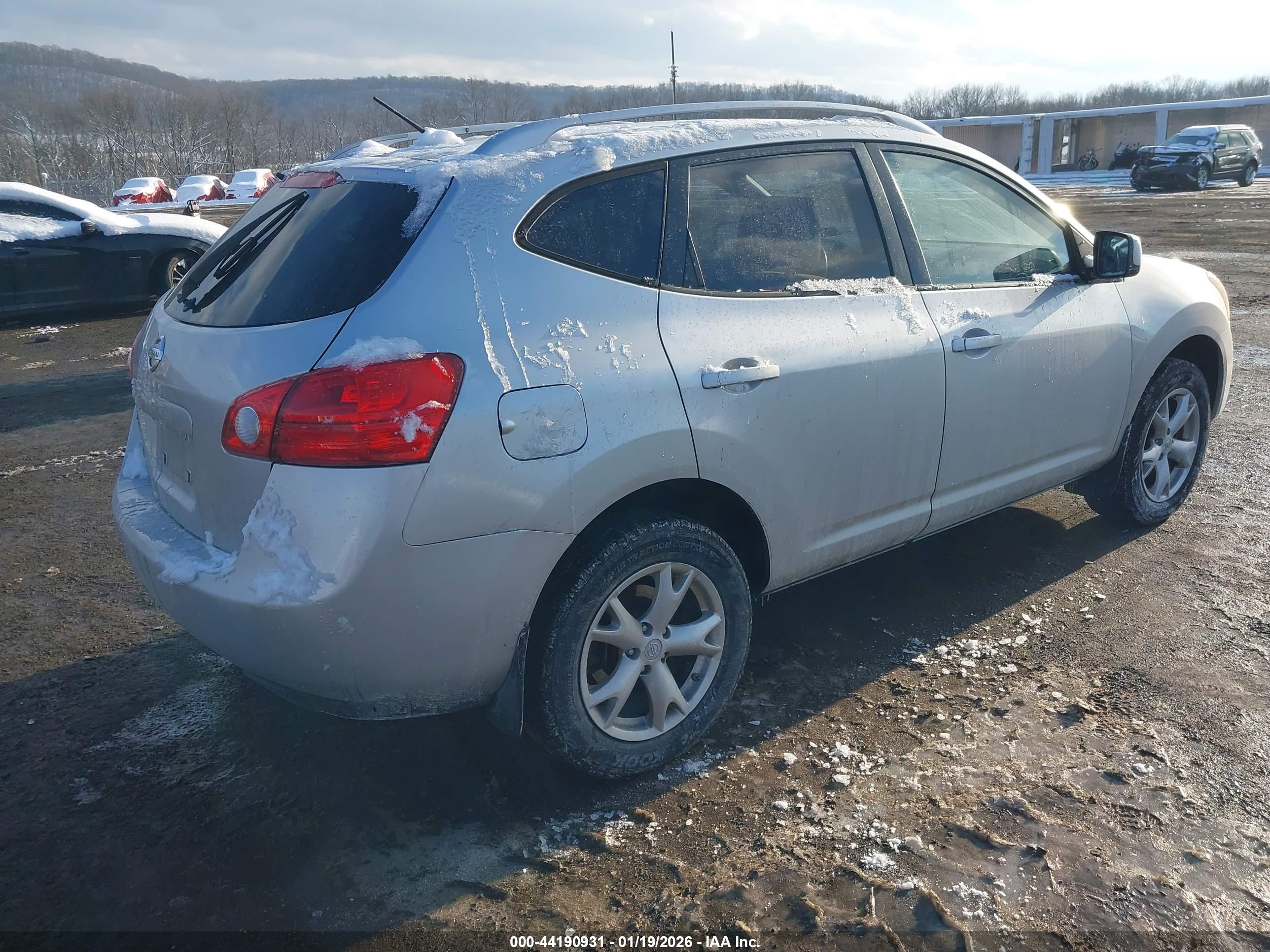NISSAN ROGUE image 4