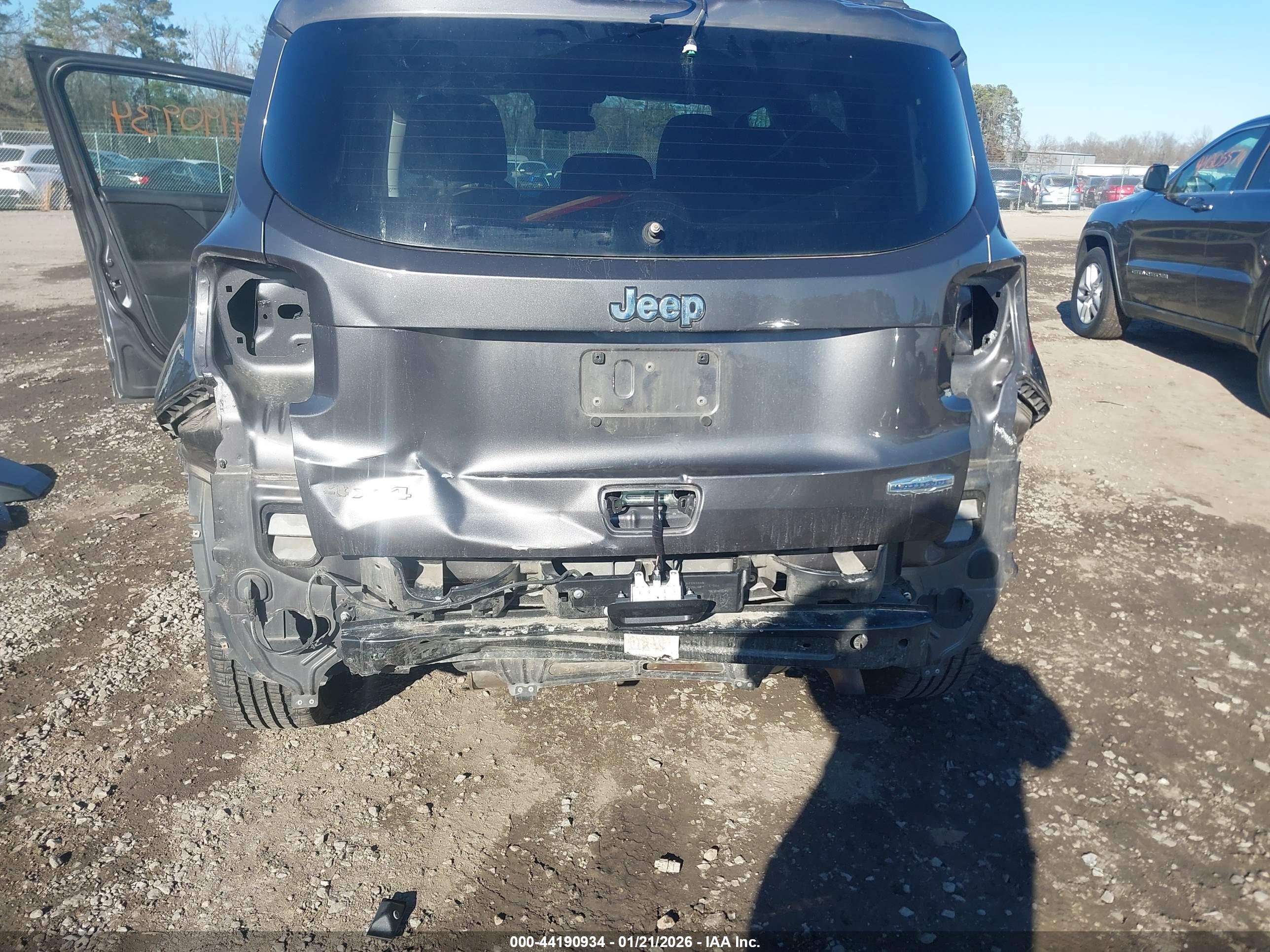 JEEP RENEGADE image 6