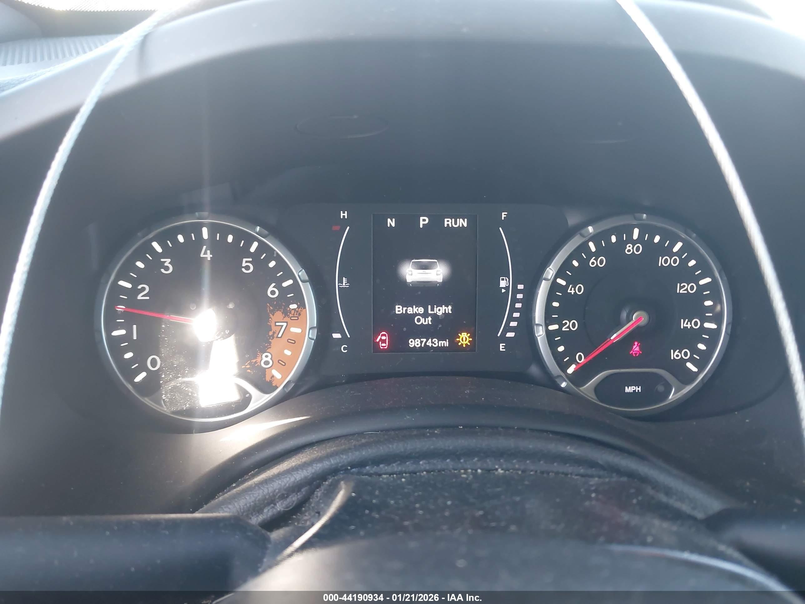 JEEP RENEGADE image 7