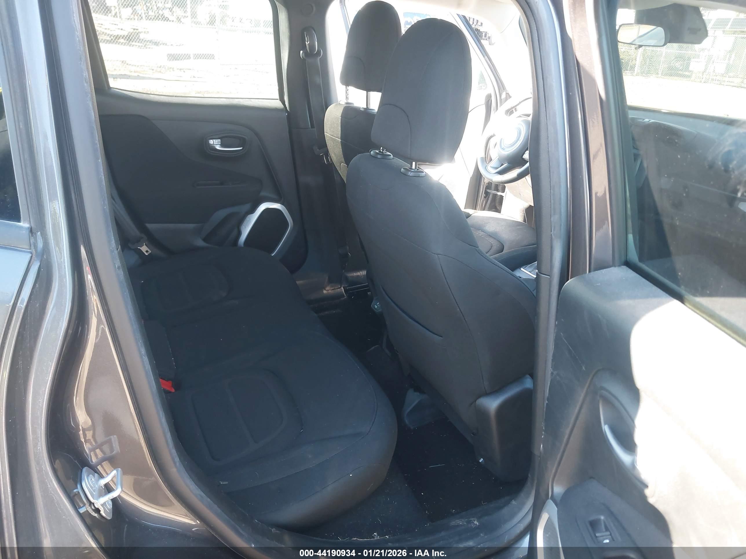 JEEP RENEGADE image 8