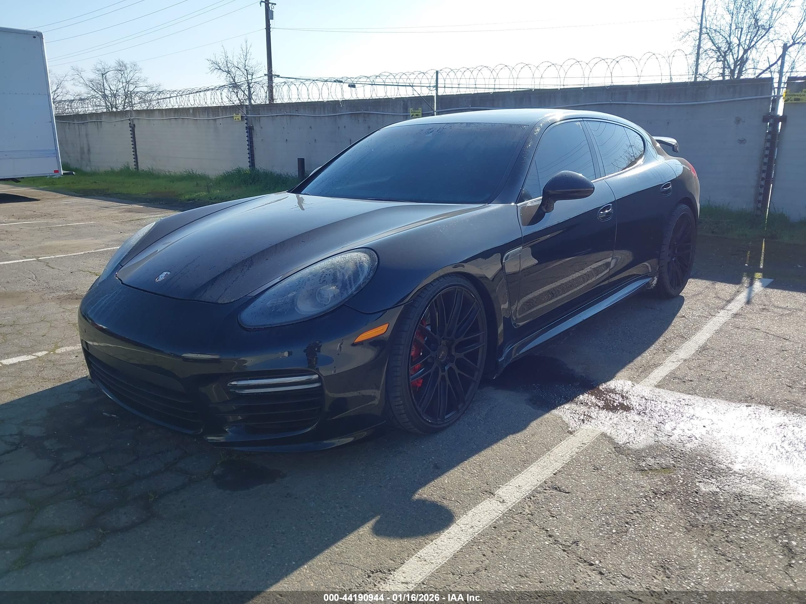 PORSCHE PANAMERA image 2