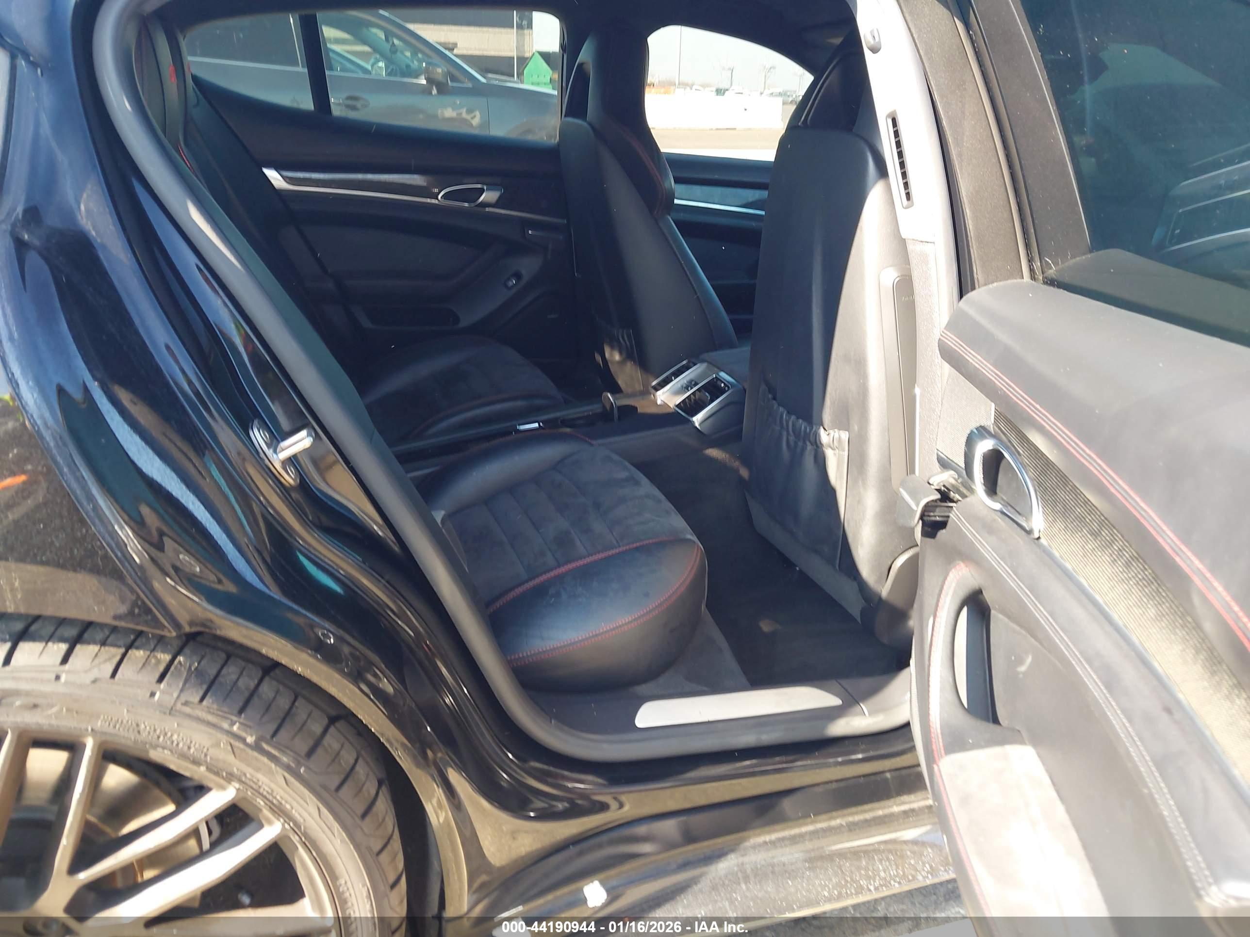 PORSCHE PANAMERA image 8