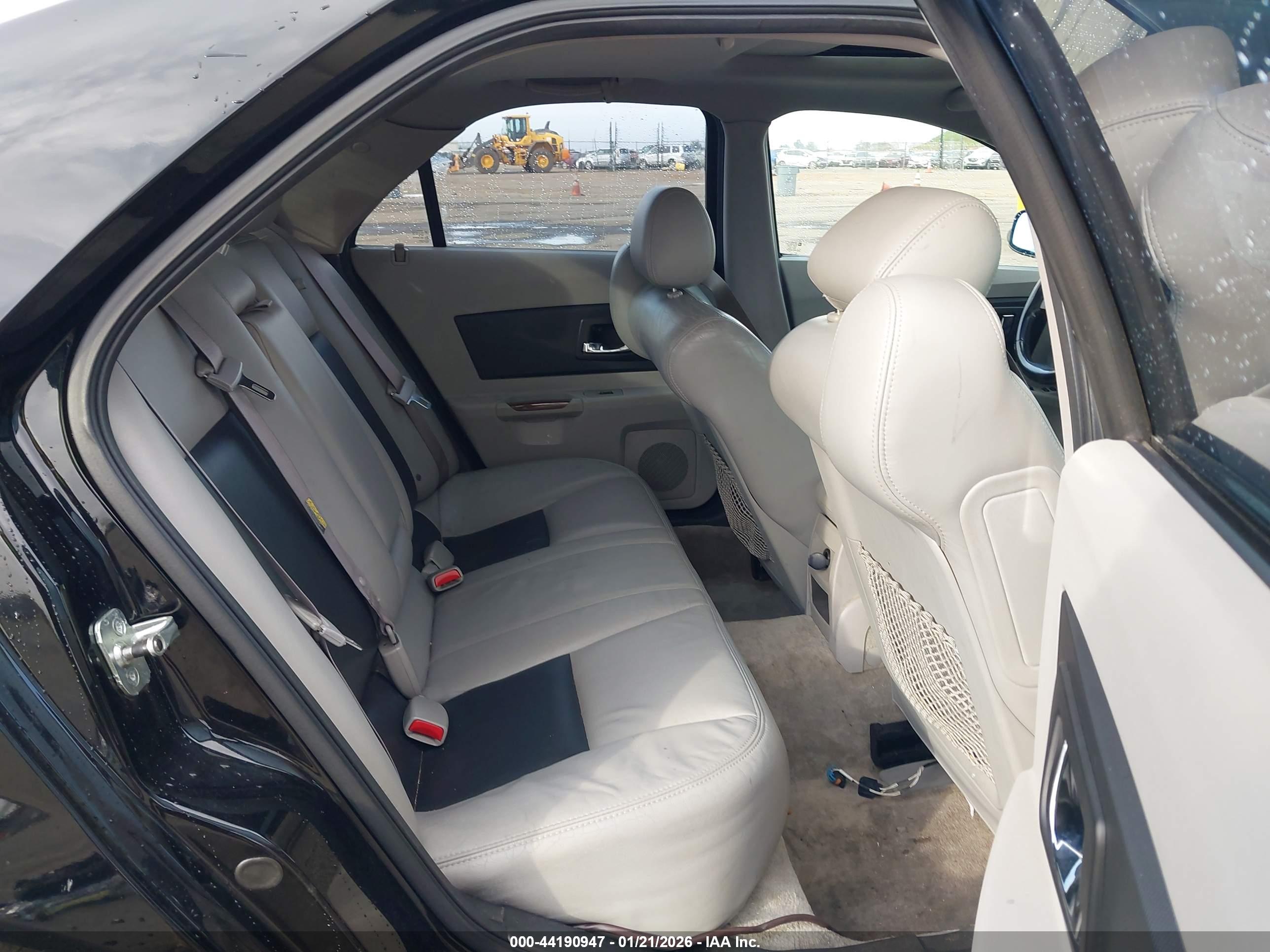CADILLAC CTS image 8