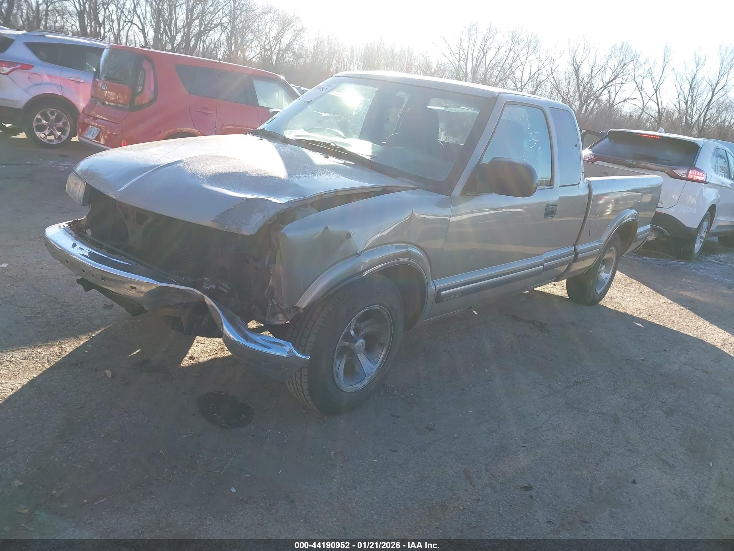 CHEVROLET S-10 image 2
