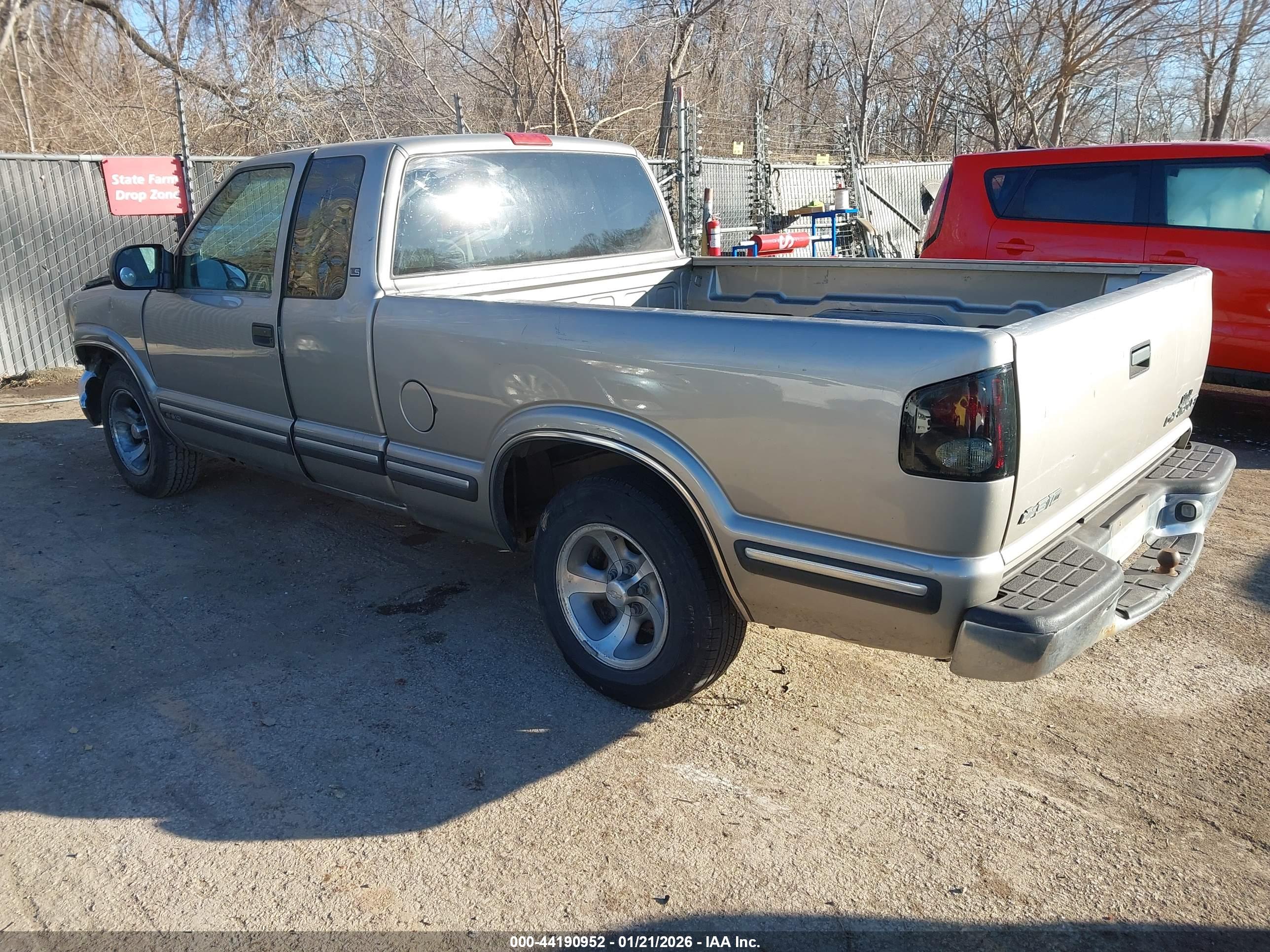 CHEVROLET S-10 image 3
