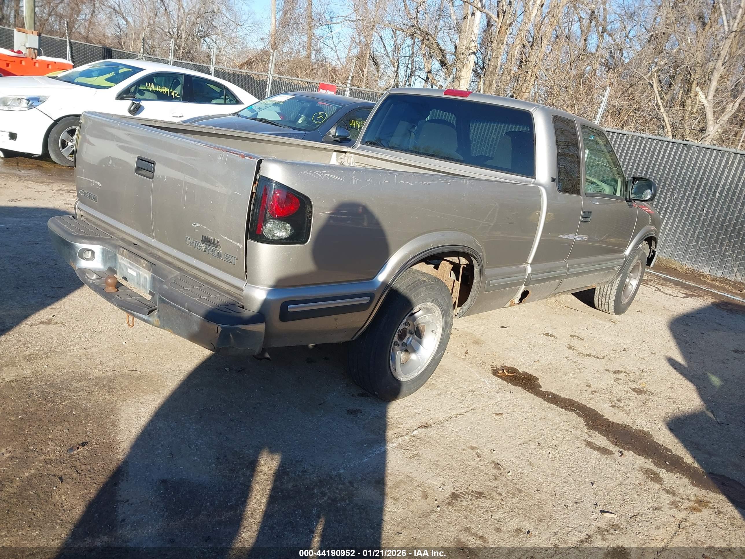 CHEVROLET S-10 image 4
