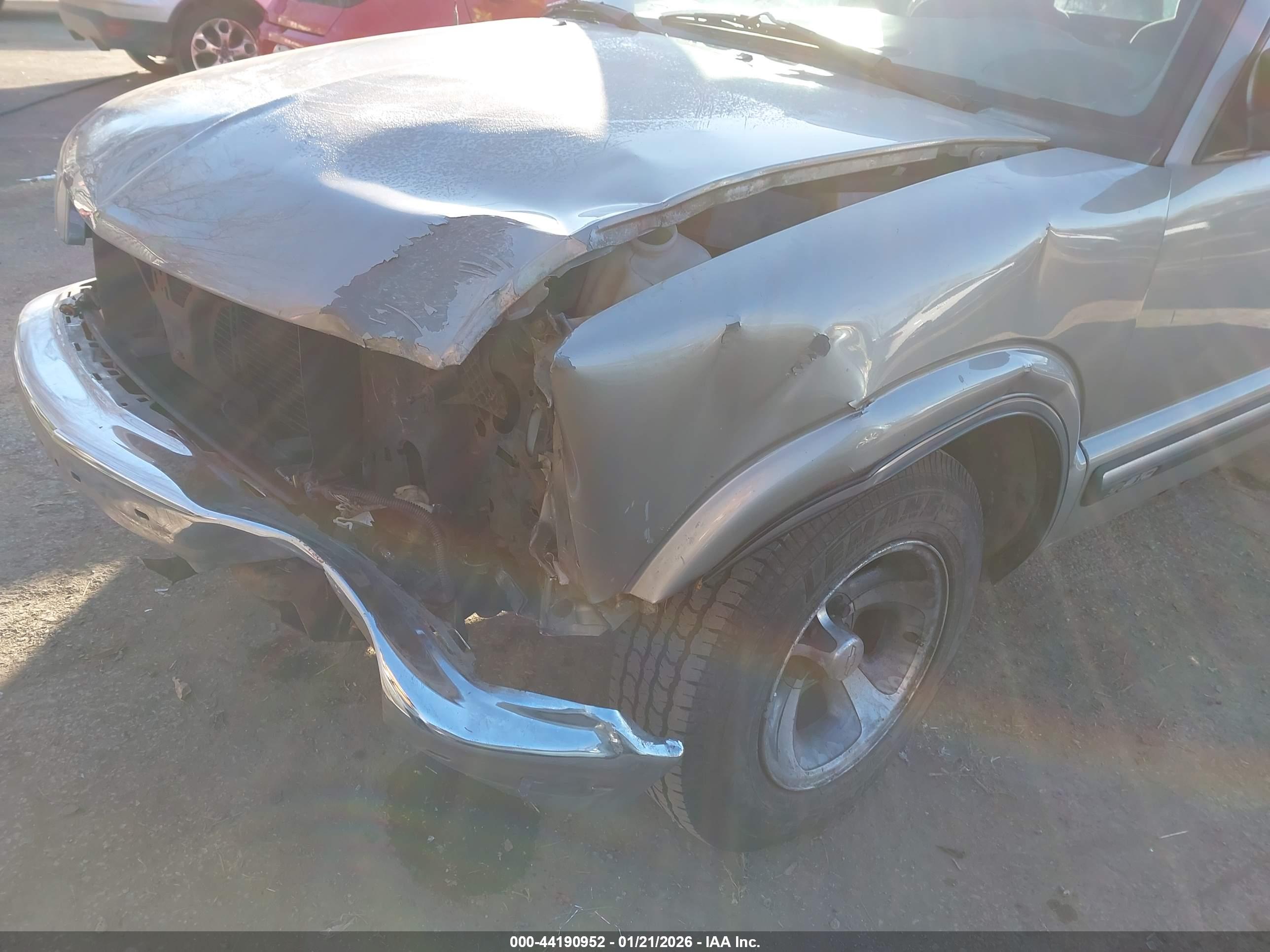 CHEVROLET S-10 image 6