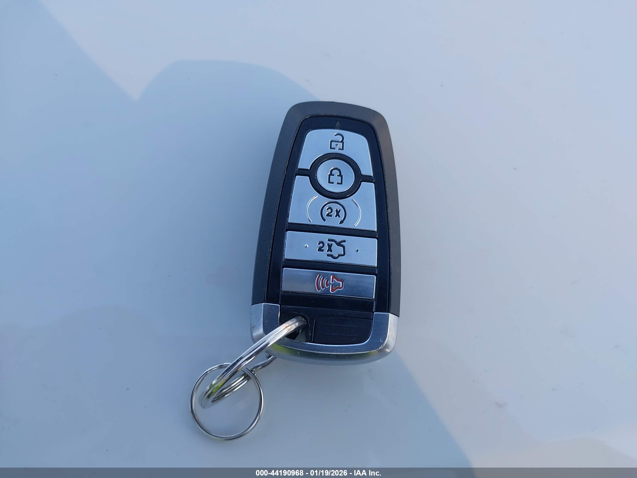 FORD FUSION image 11