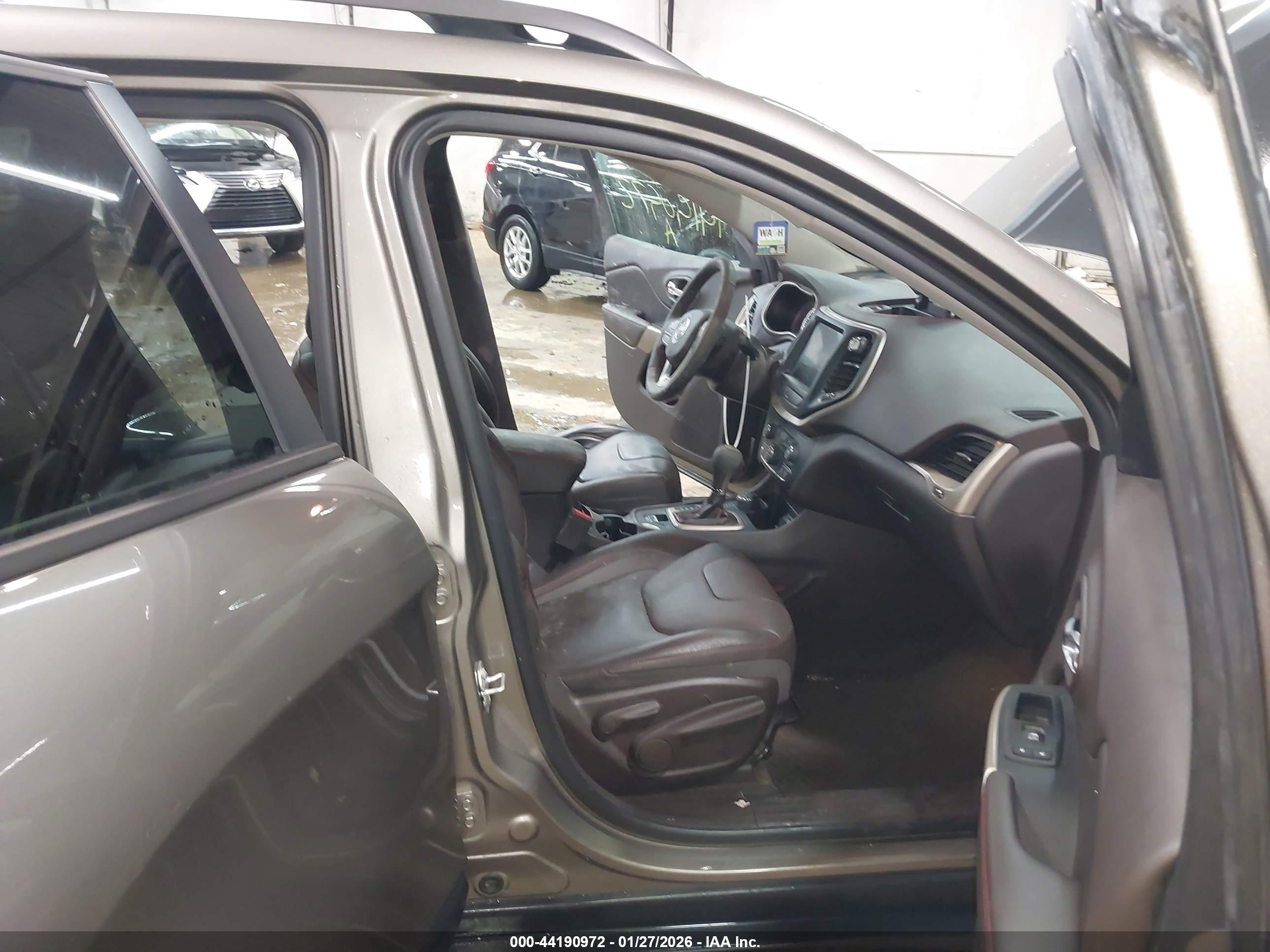 JEEP CHEROKEE image 5