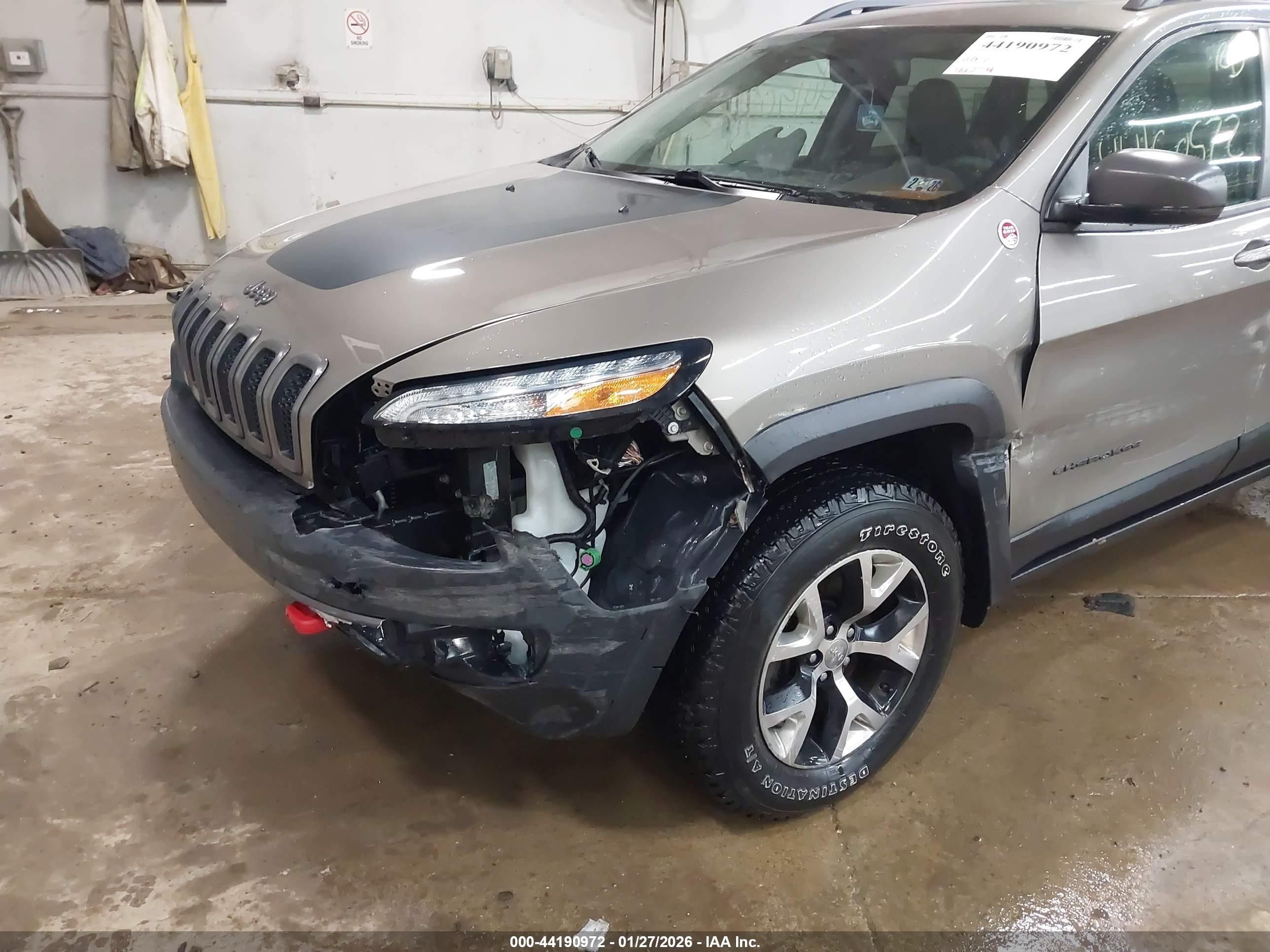 JEEP CHEROKEE image 6
