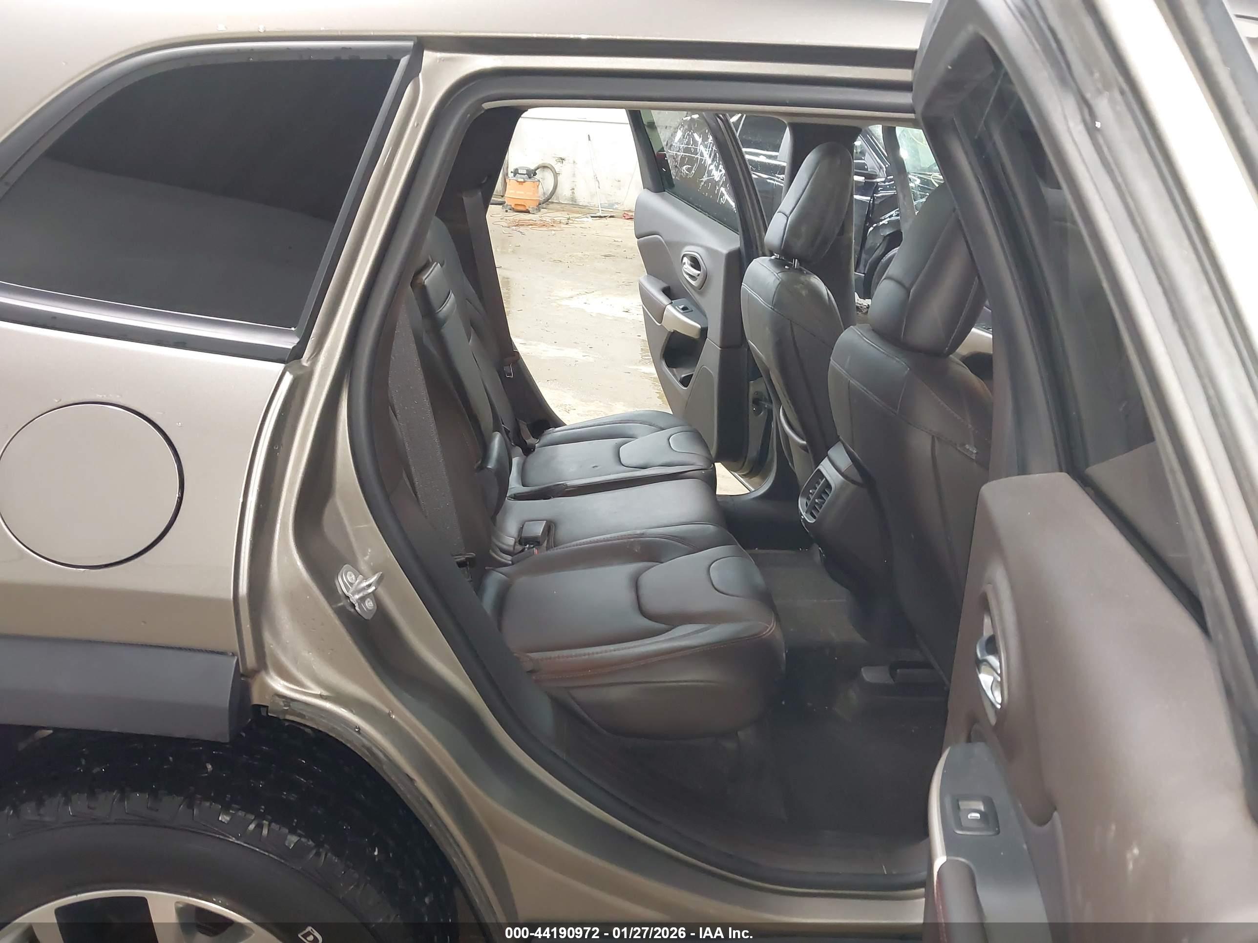 JEEP CHEROKEE image 8