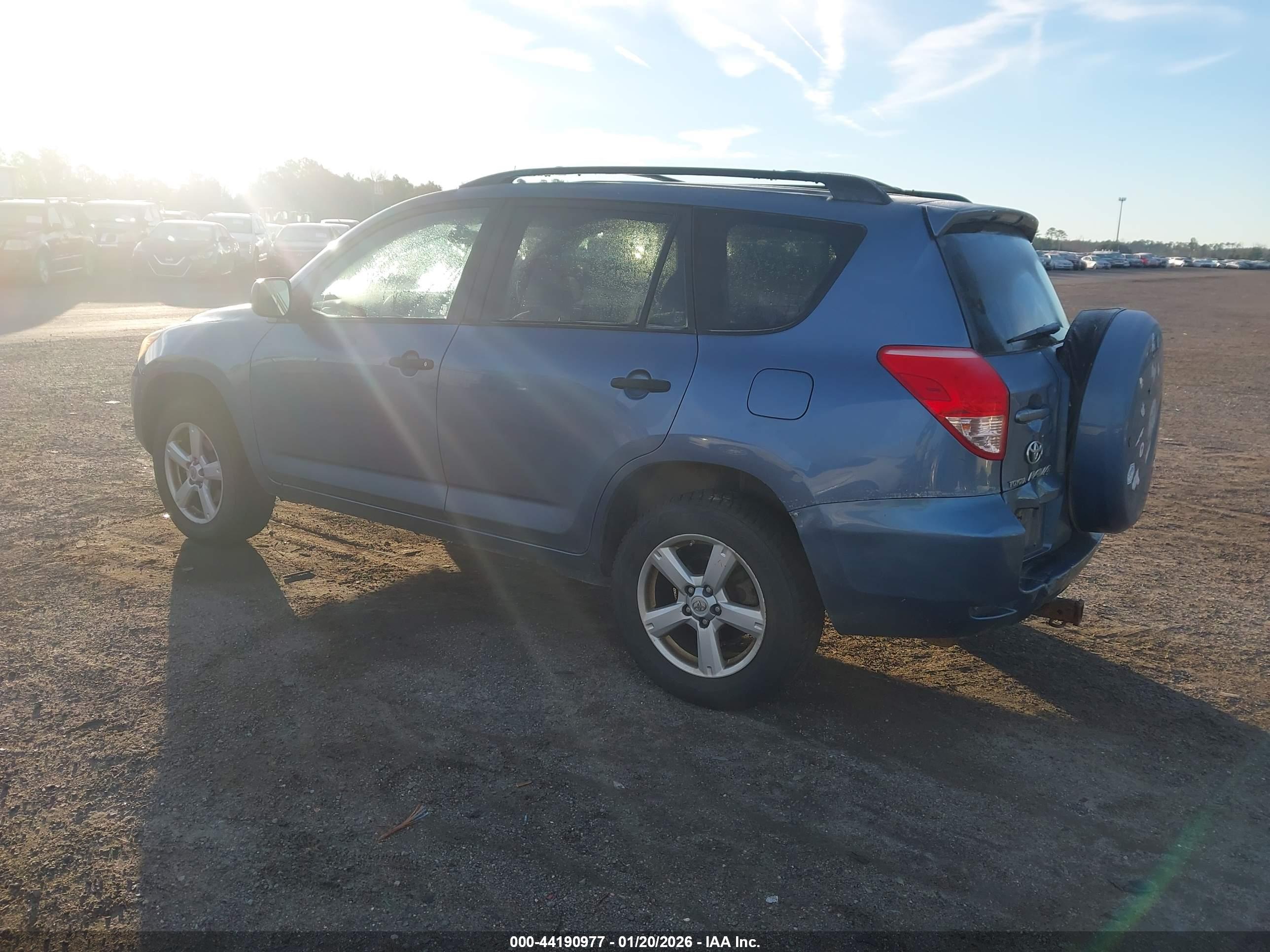 TOYOTA RAV4 image 3