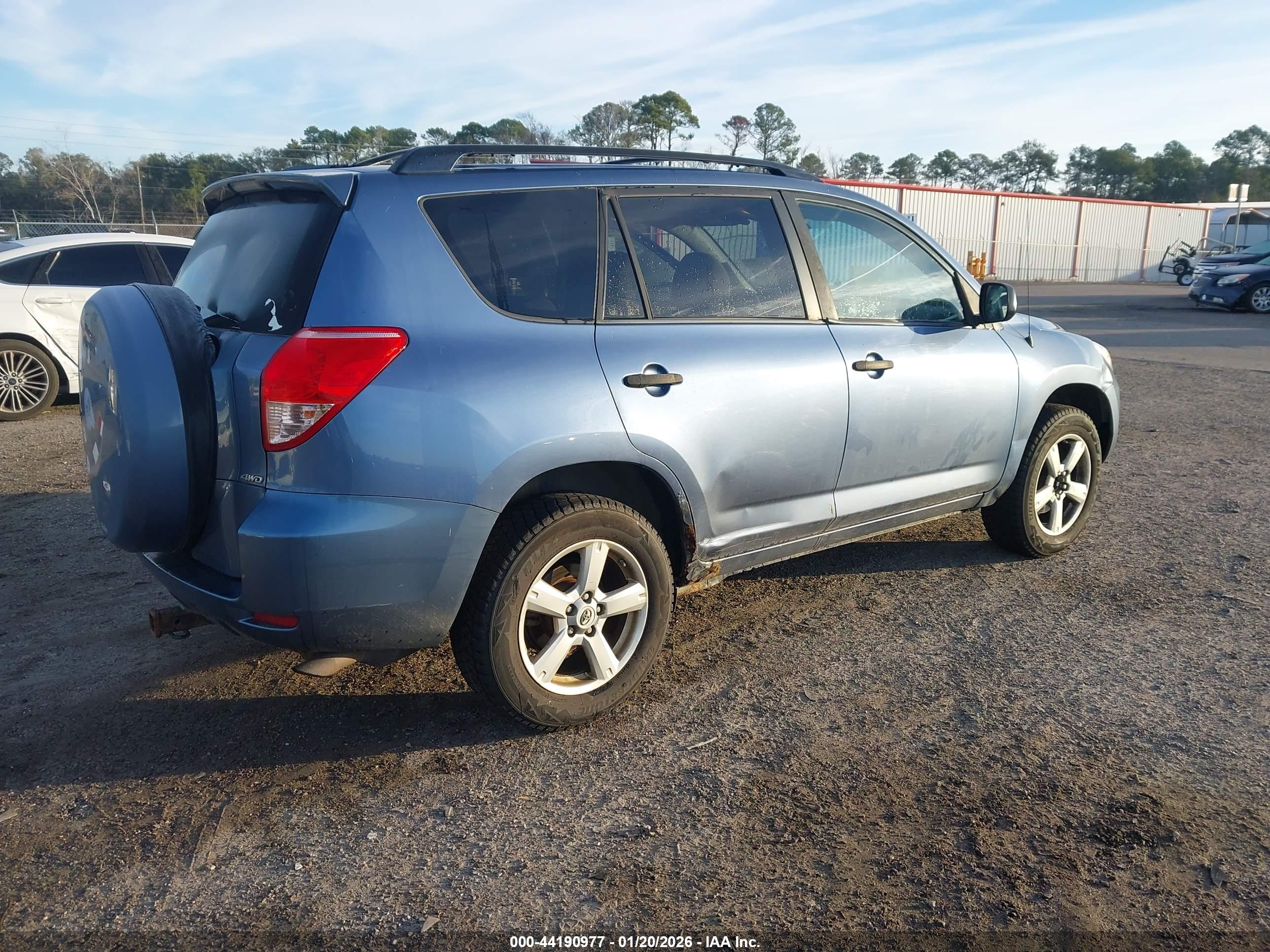 TOYOTA RAV4 image 4