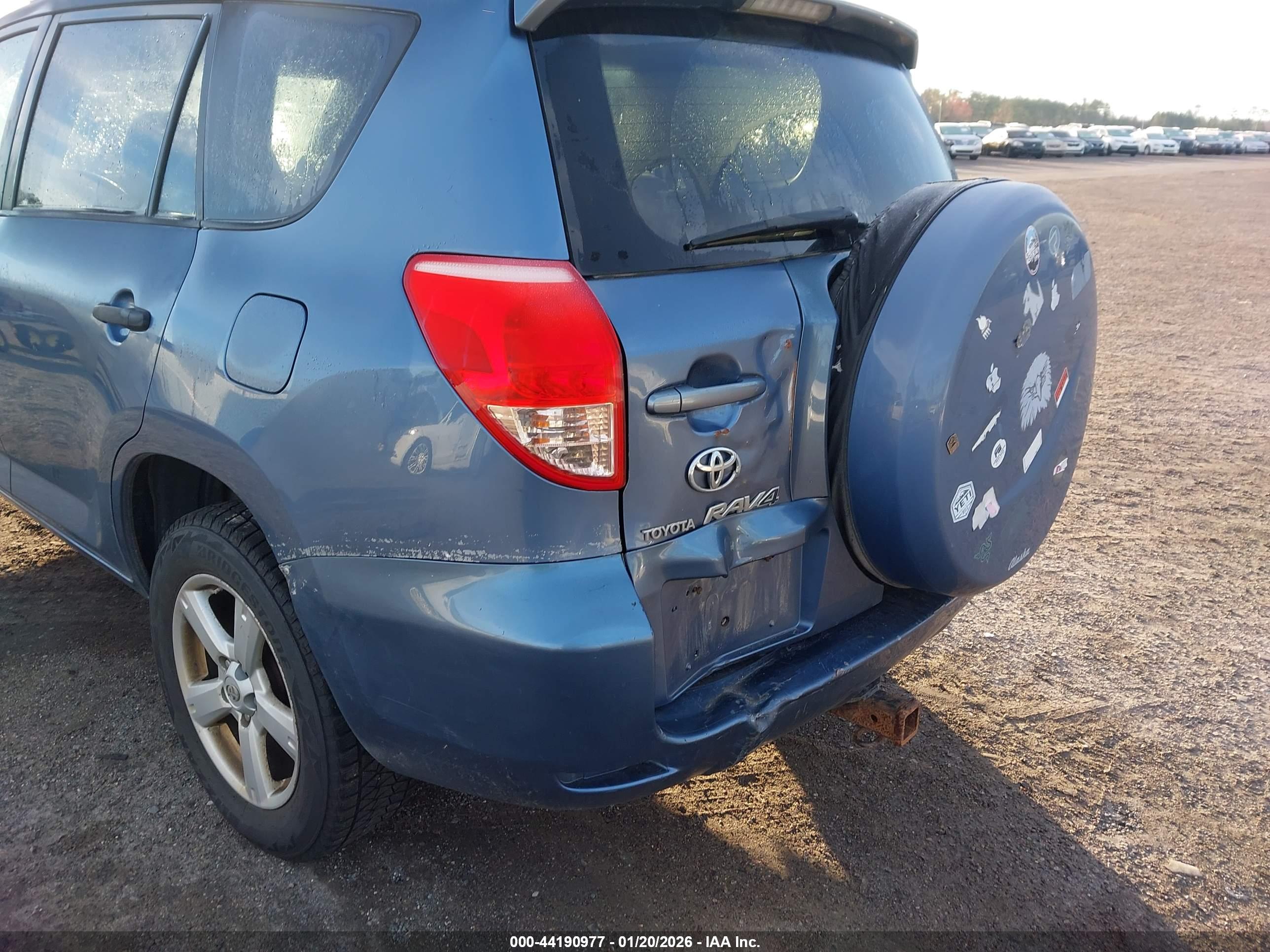 TOYOTA RAV4 image 6