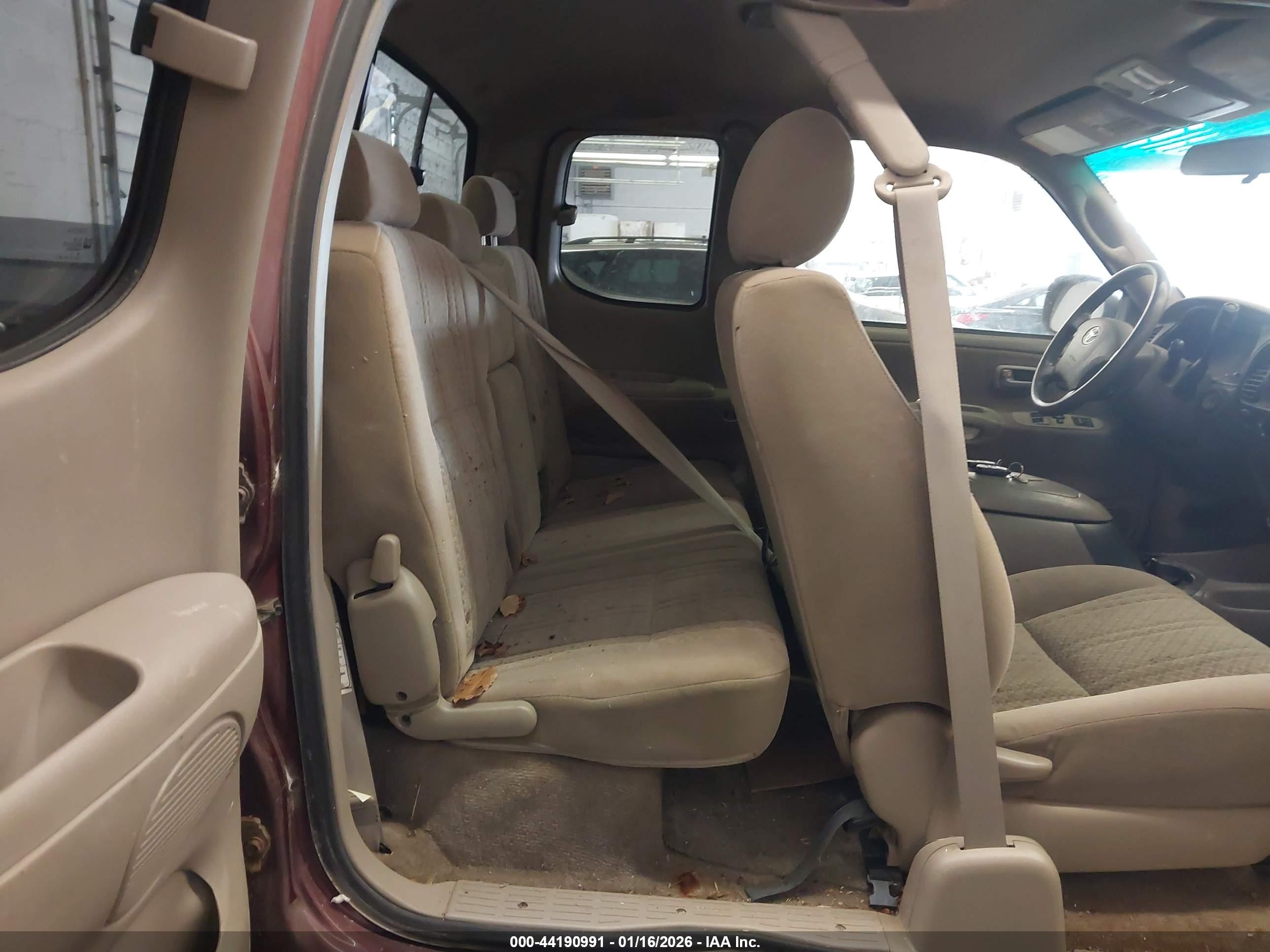 TOYOTA TUNDRA image 8