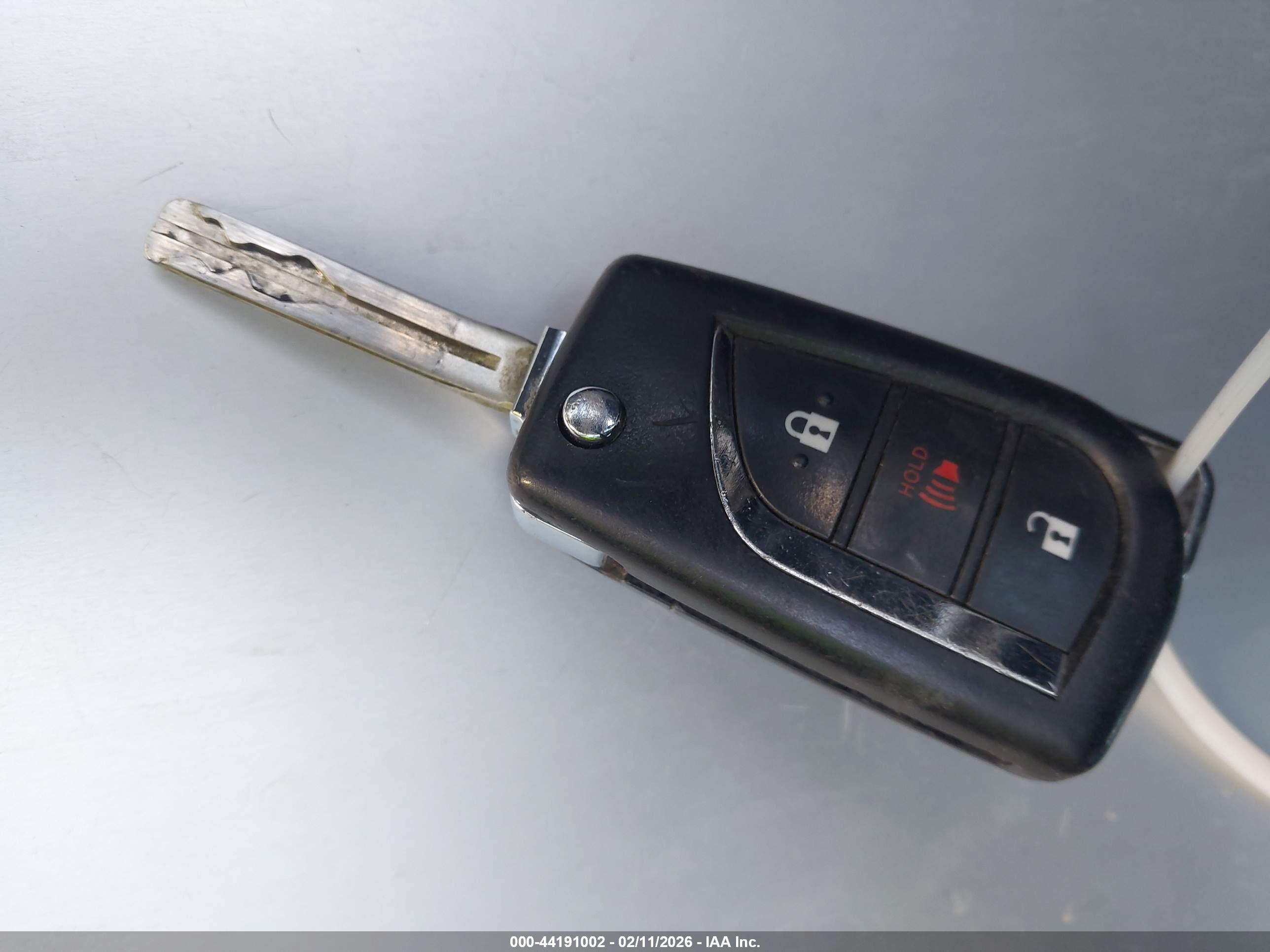 TOYOTA COROLLA image 11