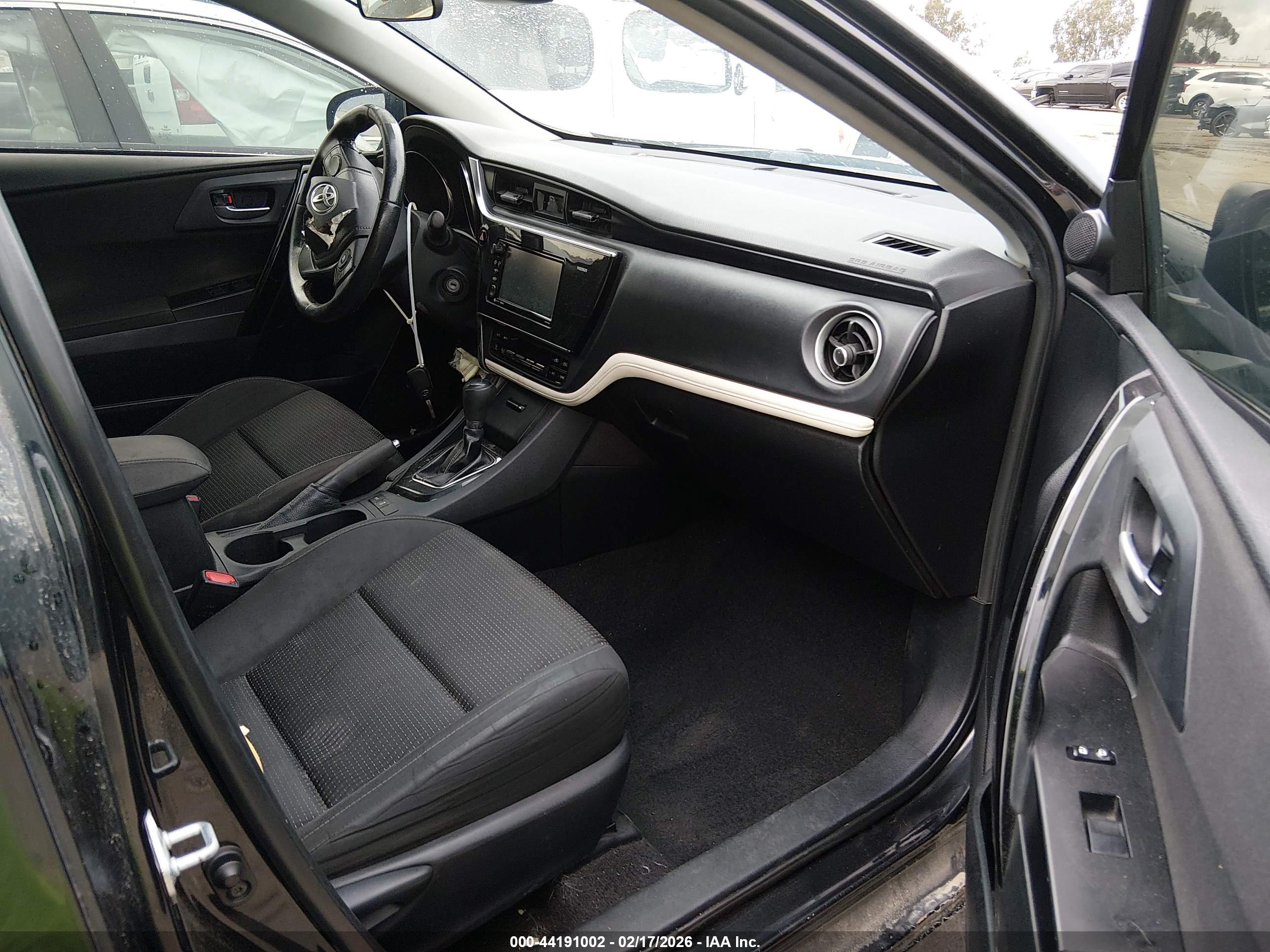 TOYOTA COROLLA image 5