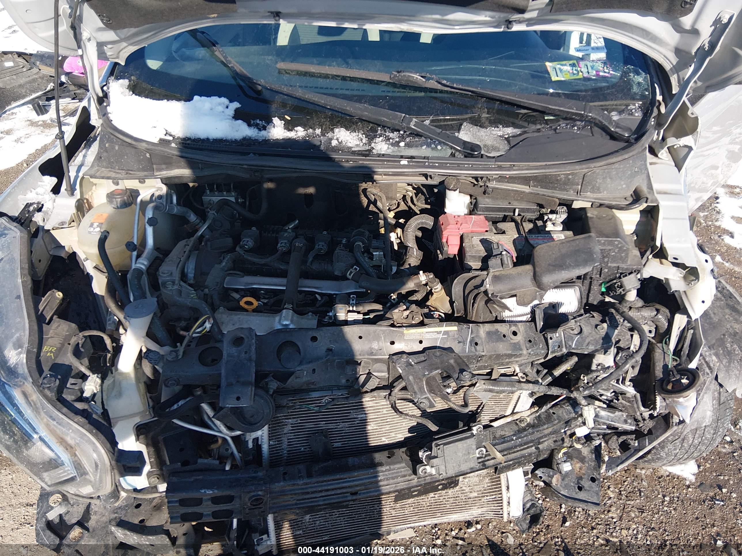 NISSAN VERSA image 10