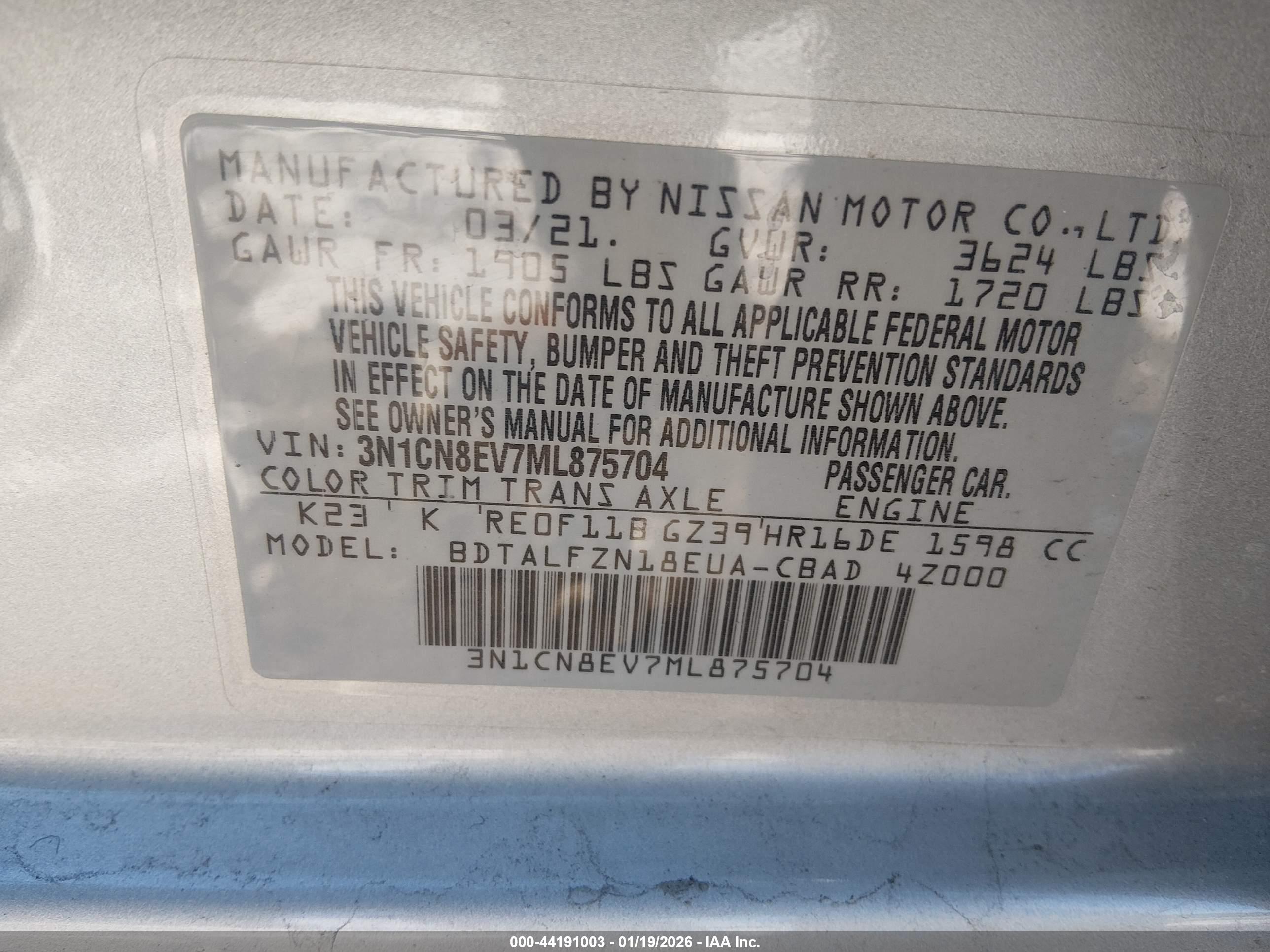 NISSAN VERSA image 9