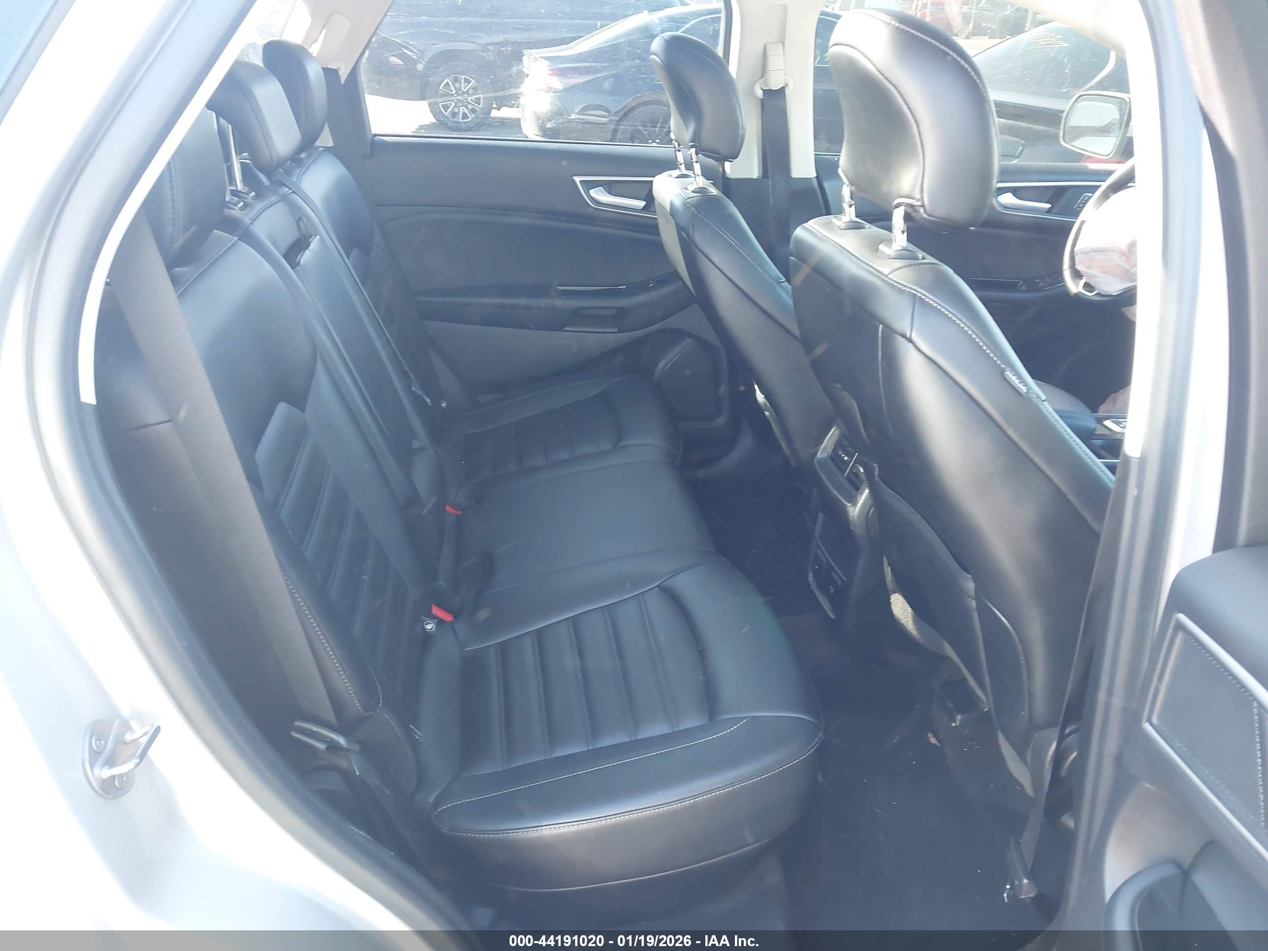 FORD EDGE image 8