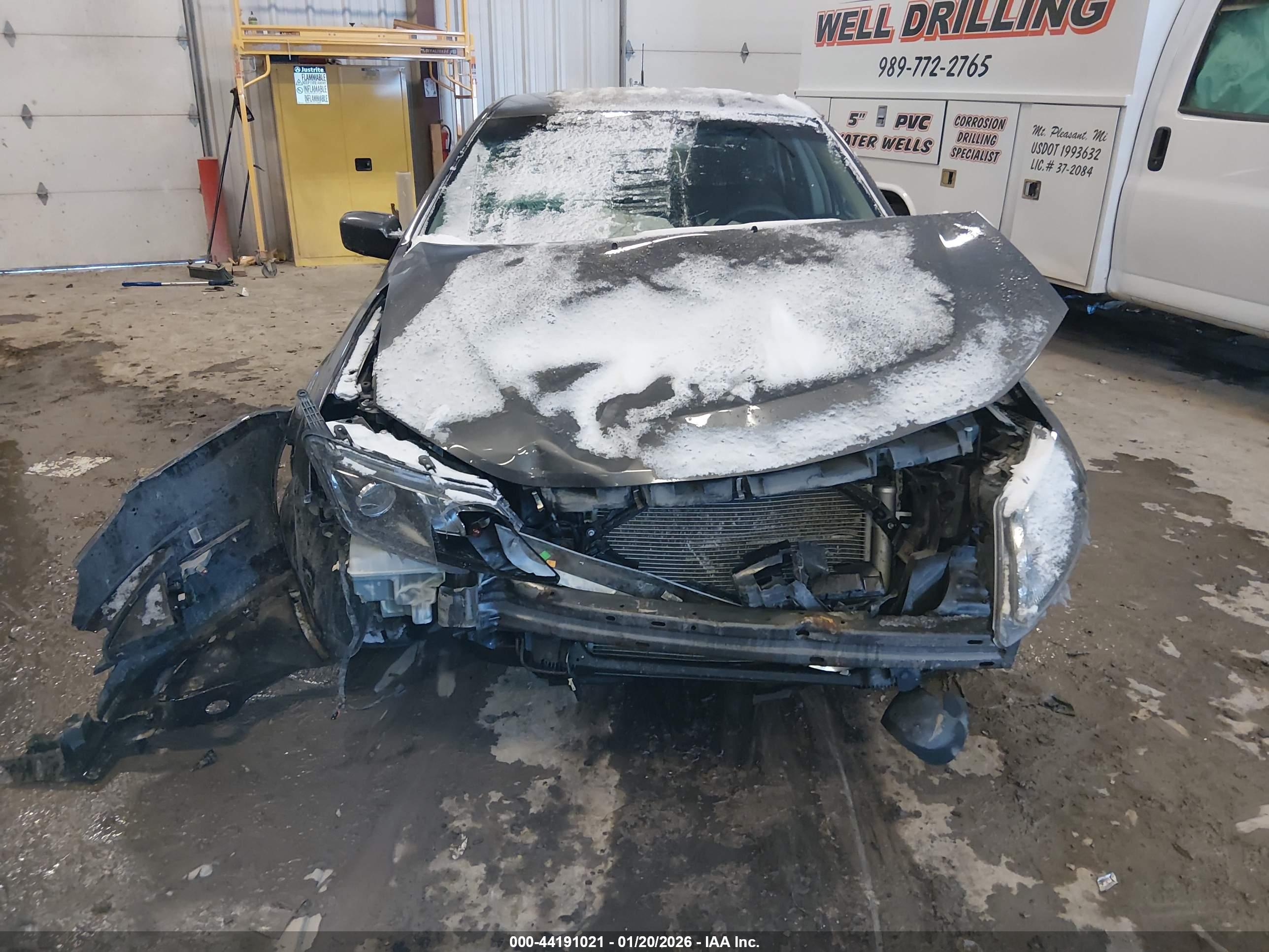 FORD FUSION image 6