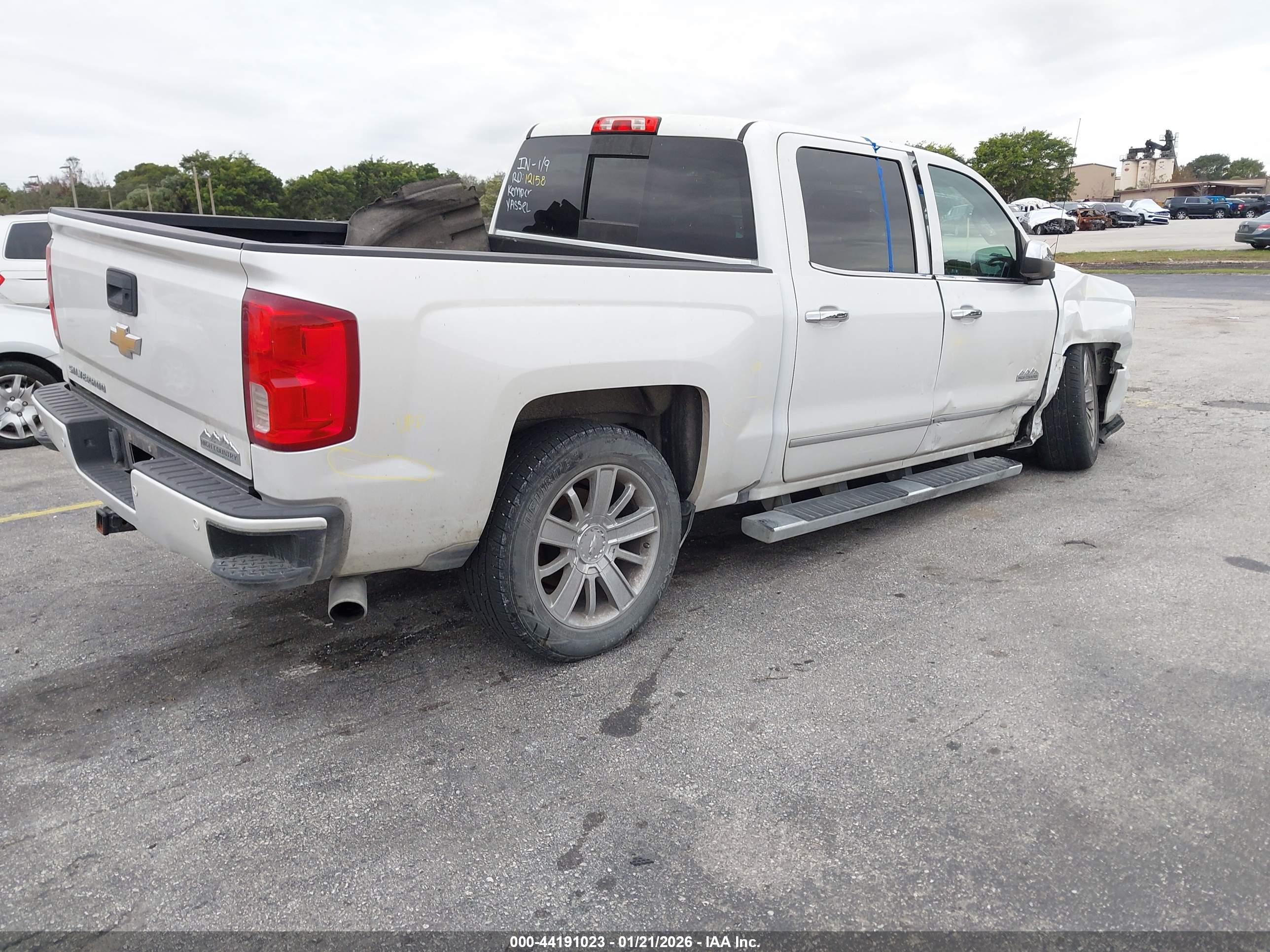 CHEVROLET SILVERADO image 4