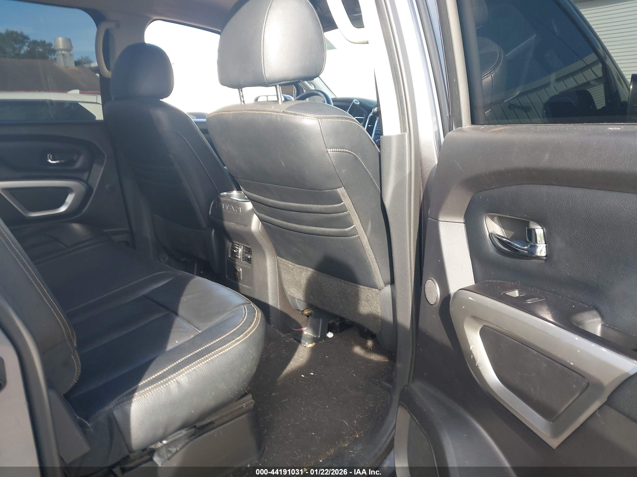 NISSAN TITAN image 8