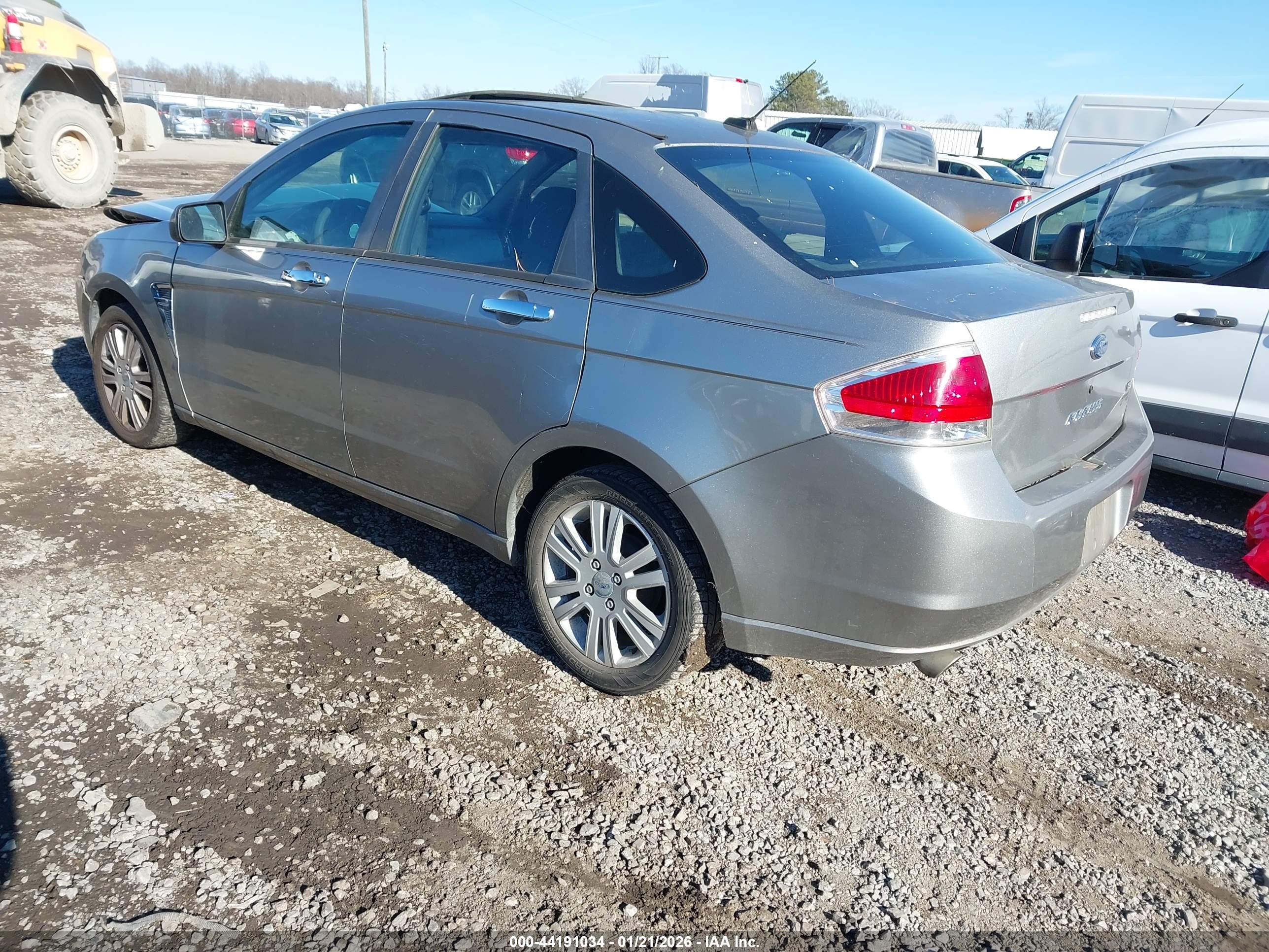 FORD FOCUS image 3