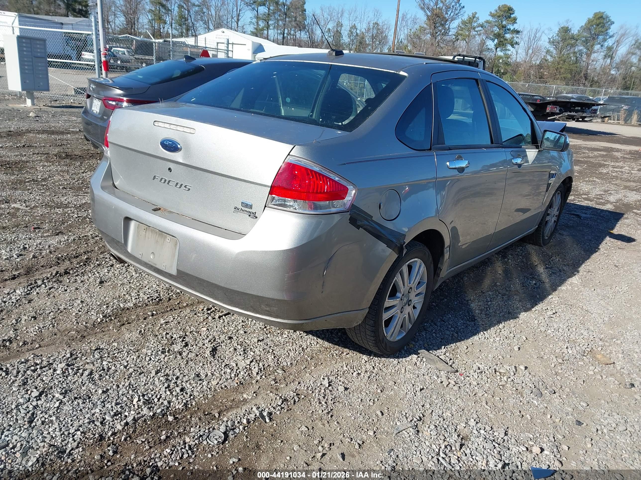 FORD FOCUS image 4