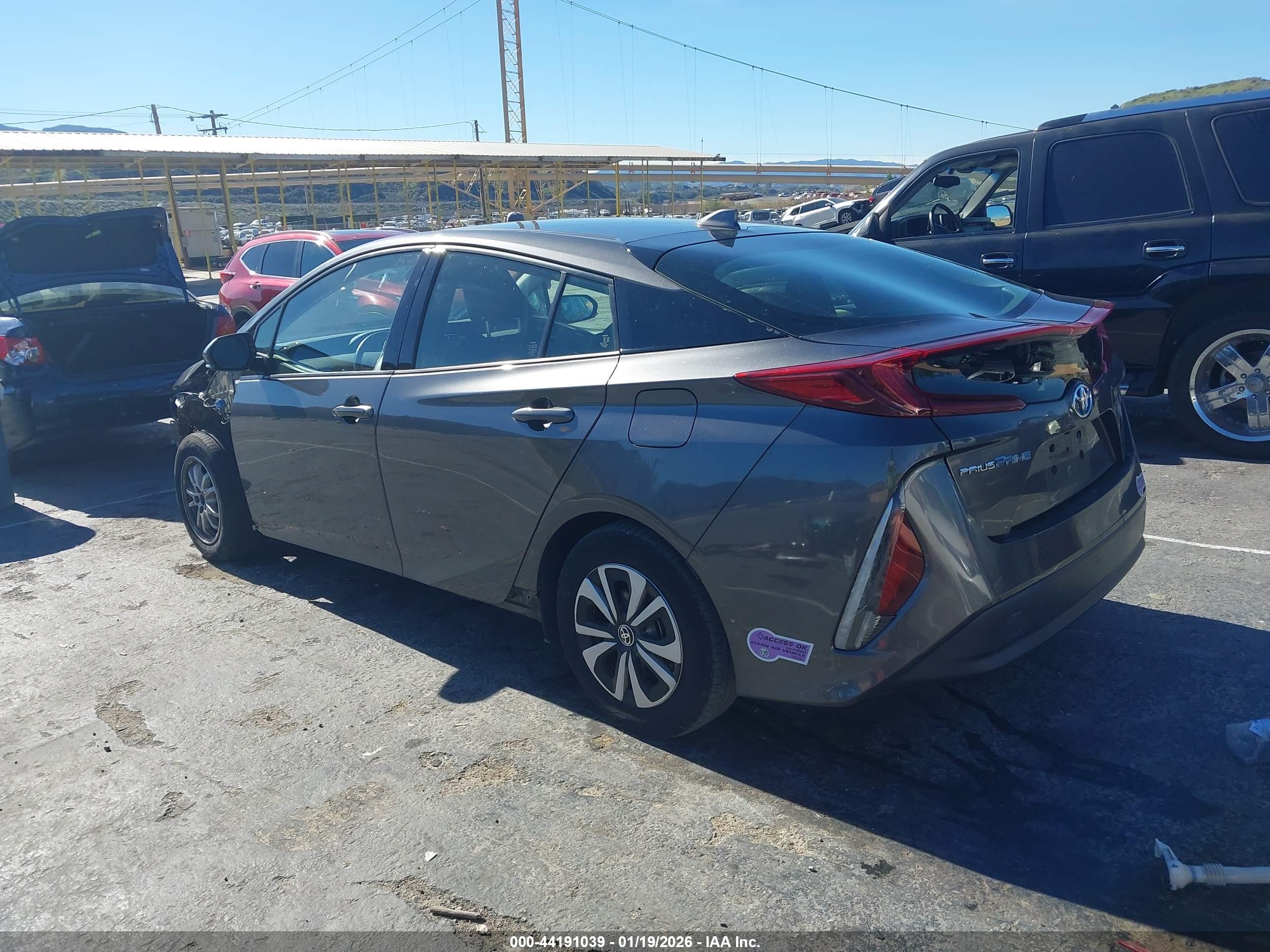 TOYOTA PRIUS image 3