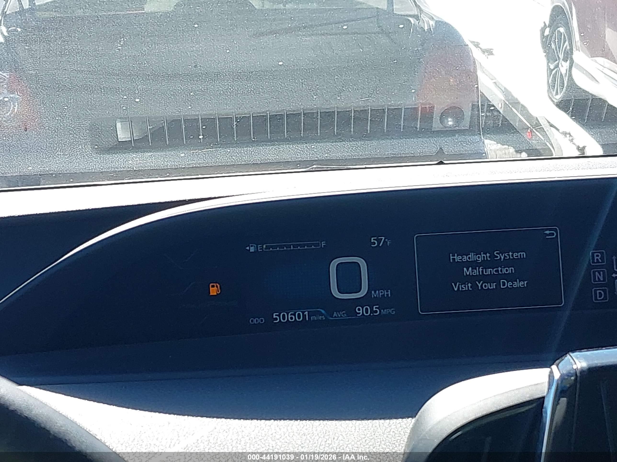 TOYOTA PRIUS image 7