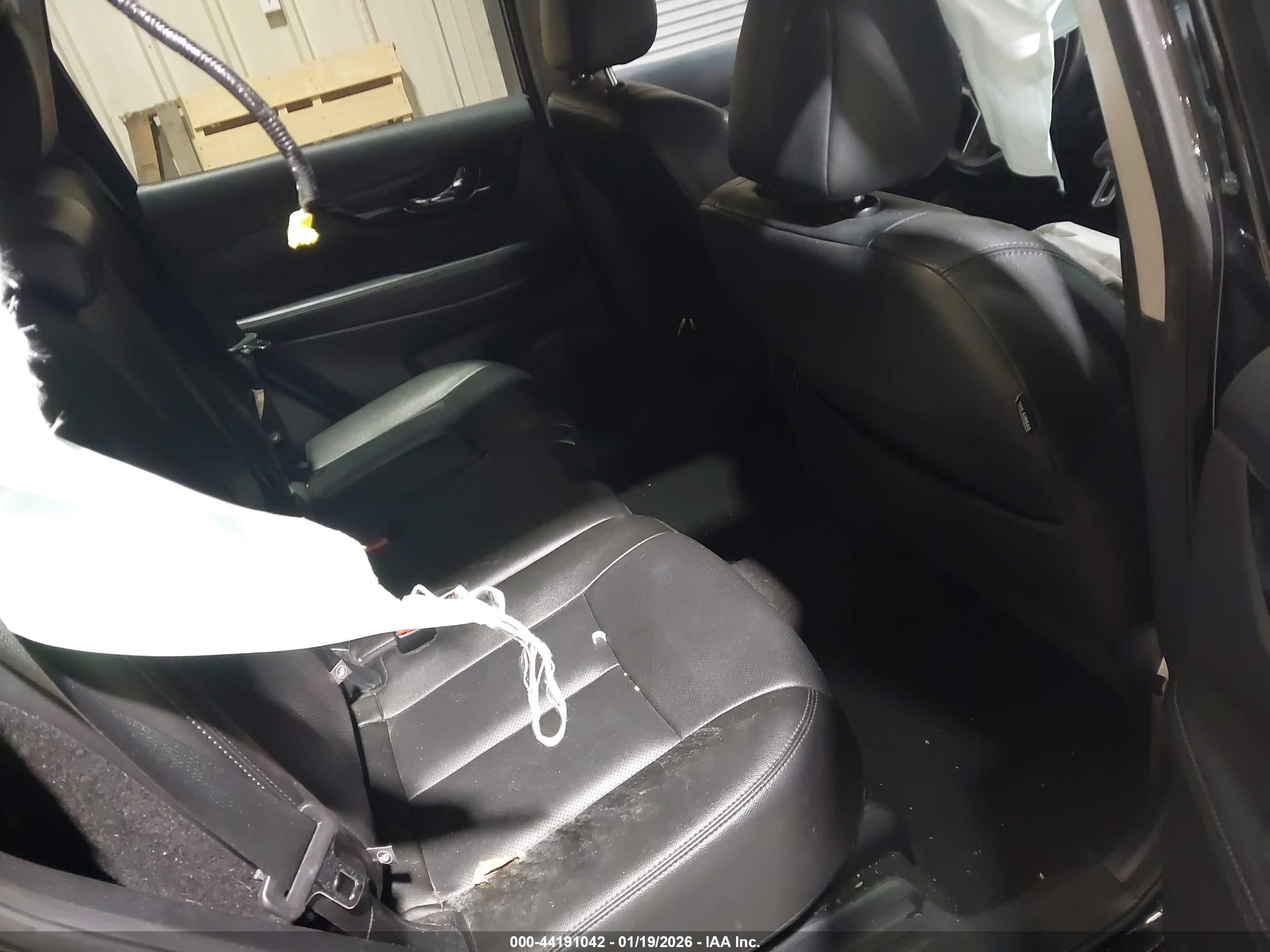 NISSAN ROGUE image 8