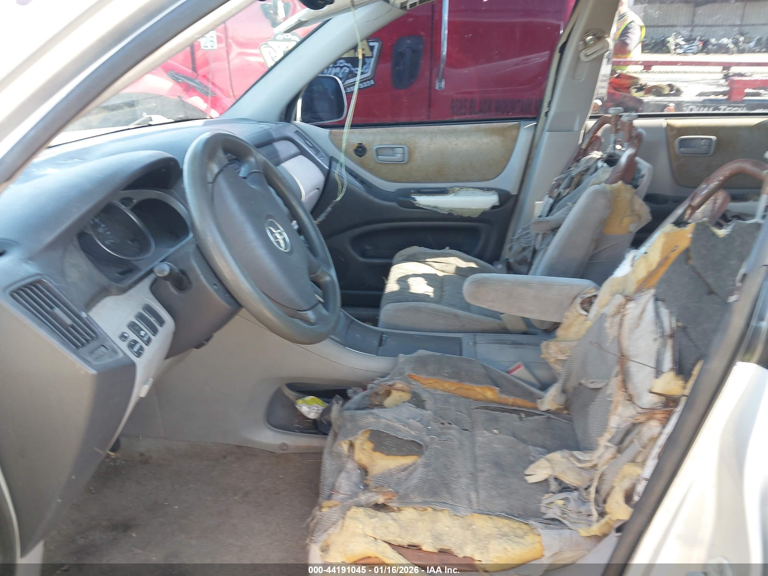 TOYOTA HIGHLANDER image 5